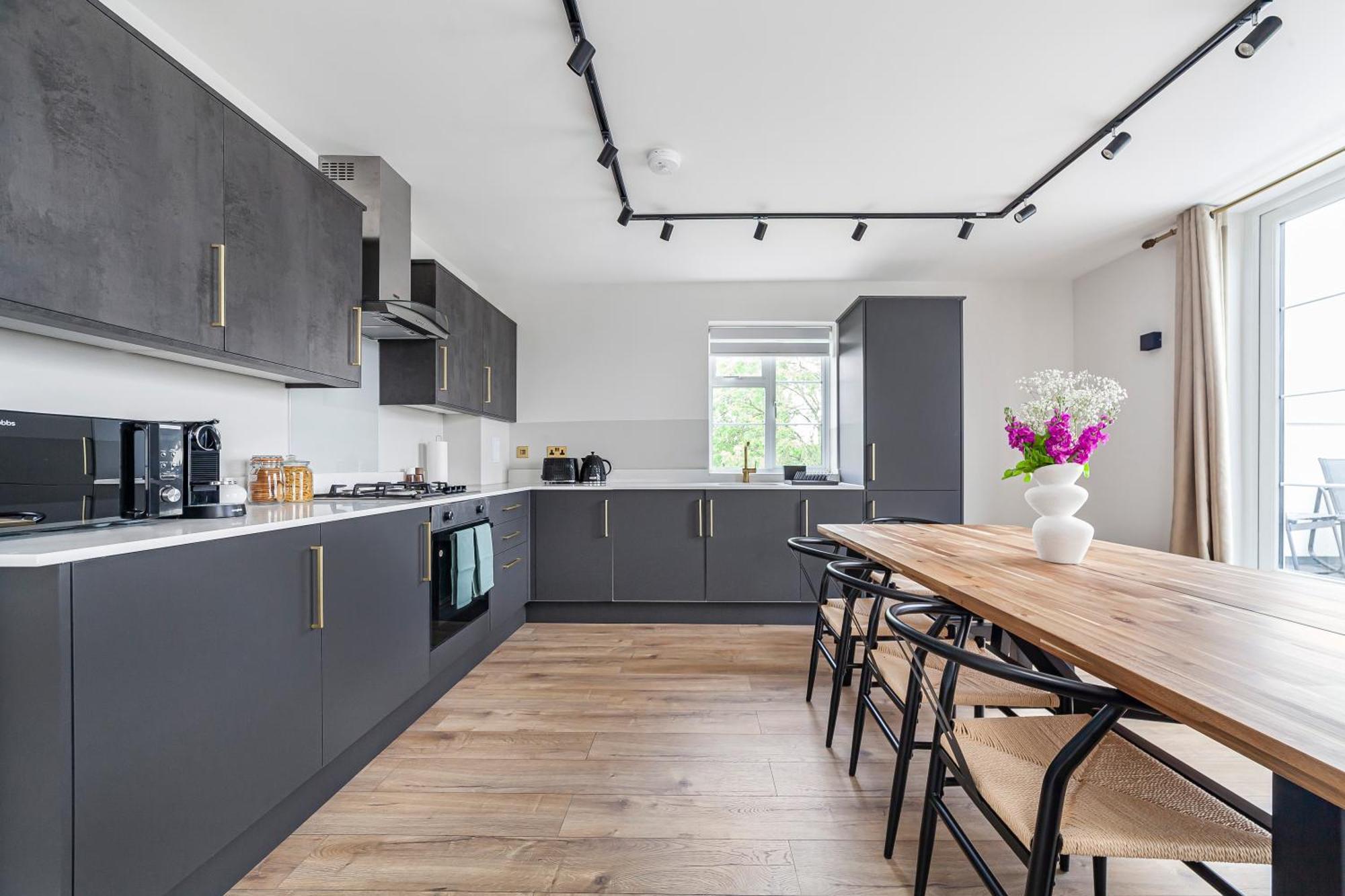 Arte - Serviced For Leisure And Business - Private Parking - 12 Minutes Walking From Wembley Stadium *