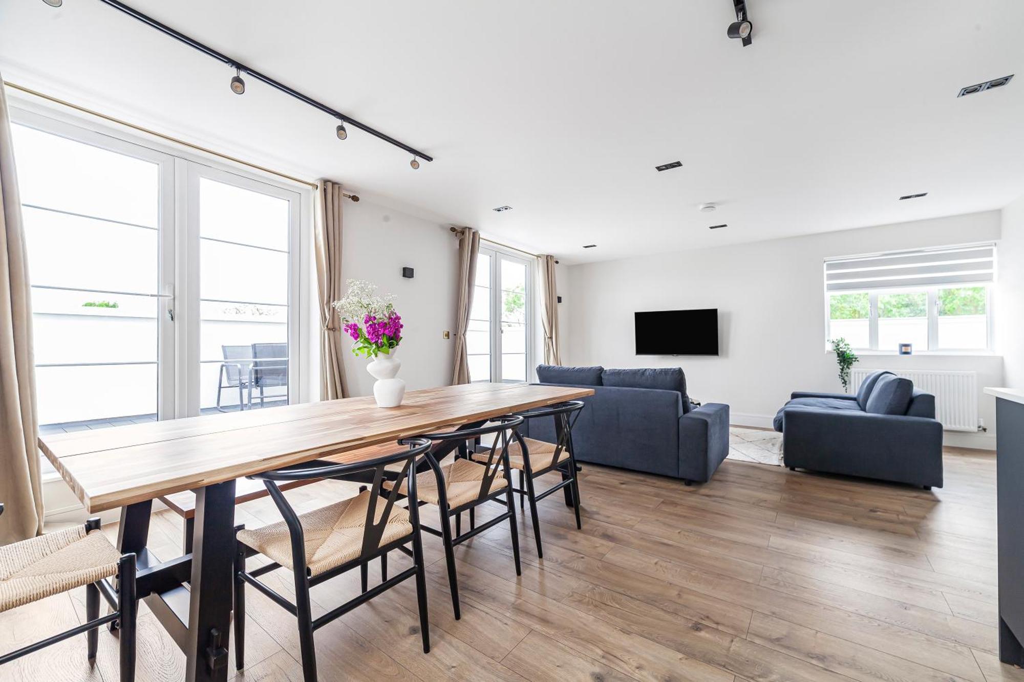 Arte - Serviced For Leisure And Business - Private Parking - 12 Minutes Walking From Wembley Stadium Apartment