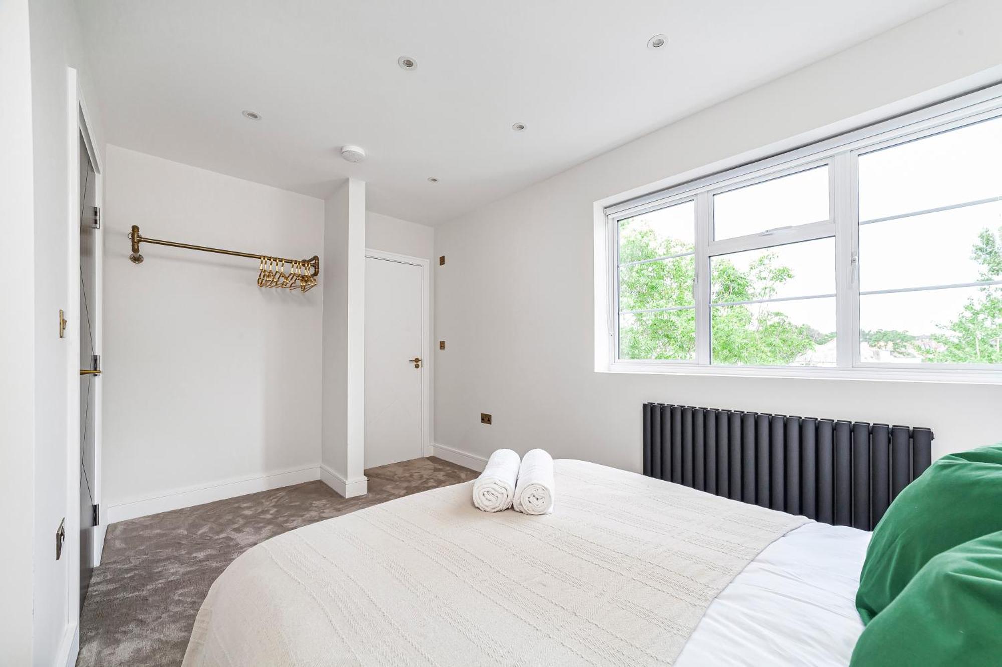 Apartment Arte - Serviced For Leisure And Business - Private Parking - 12 Minutes Walking From Wembley Stadium