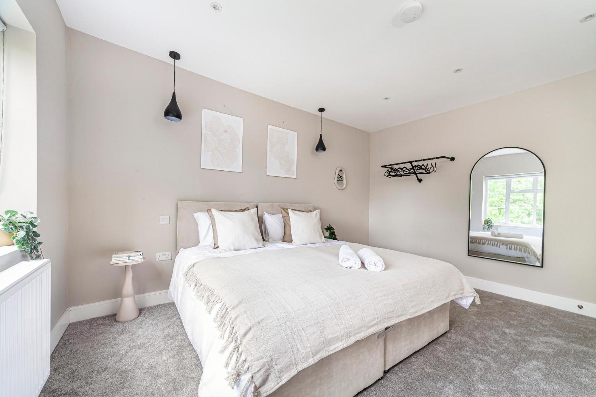 Arte - Serviced For Leisure And Business - Private Parking - 12 Minutes Walking From Wembley Stadium Apartment *
