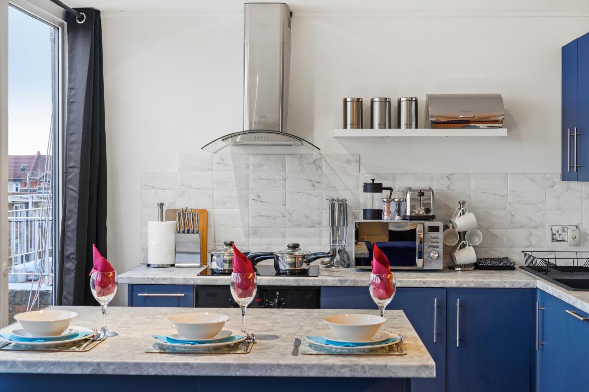 Beautiful Flat In Fulham - Great Views!- Sleeps 6 * London