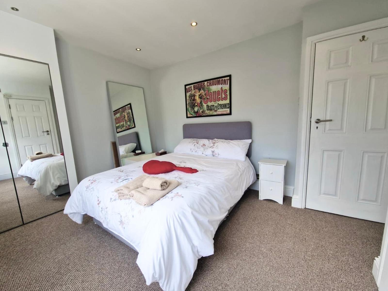 Victorian Modern Two Bedrooms Flat In West Kensington With Skyline View *