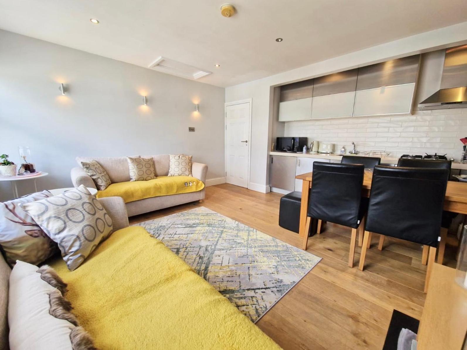 Victorian Modern Two Bedrooms Flat In West Kensington With Skyline View * London