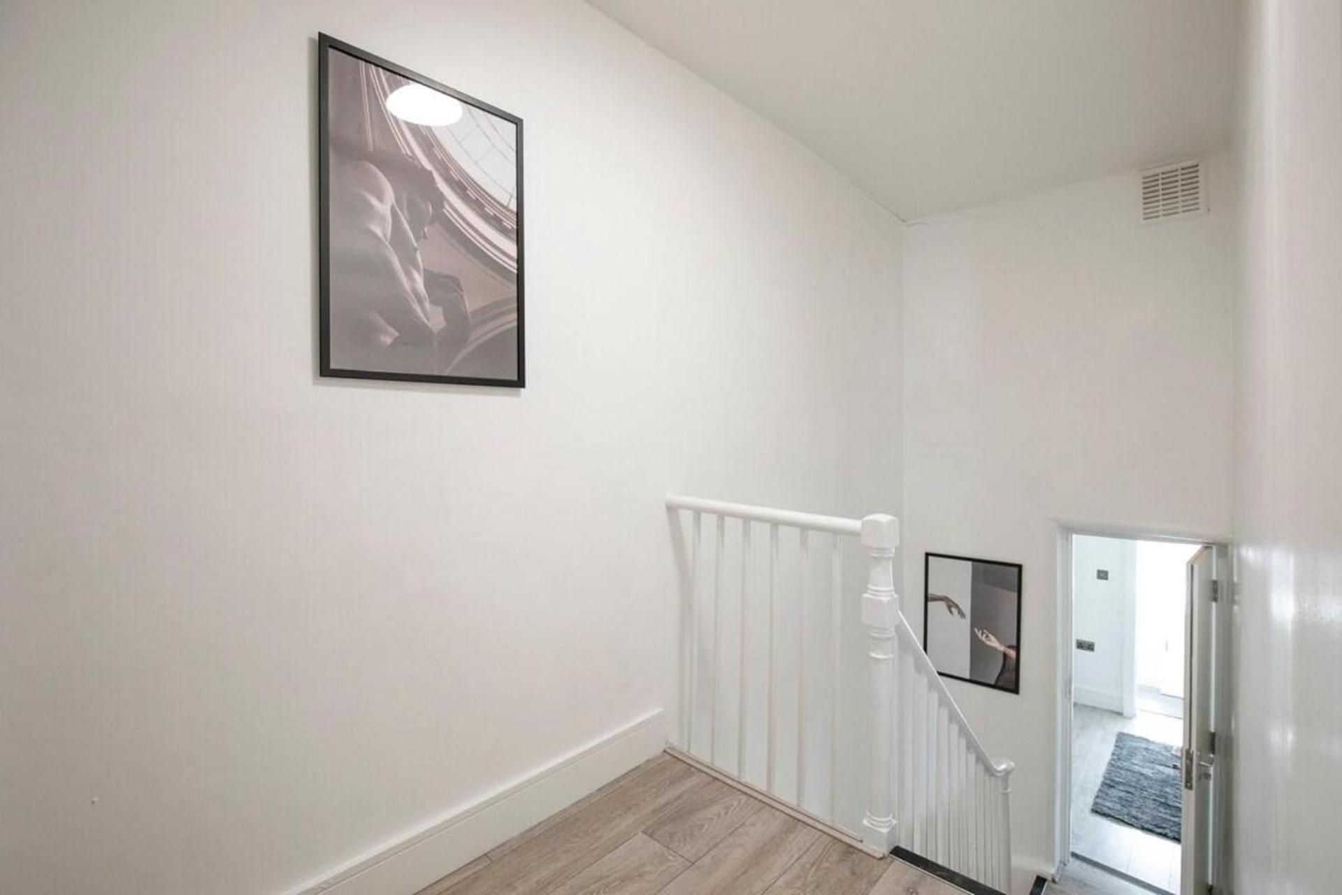 Camberwell - Stylish 4 Bed Apartment *