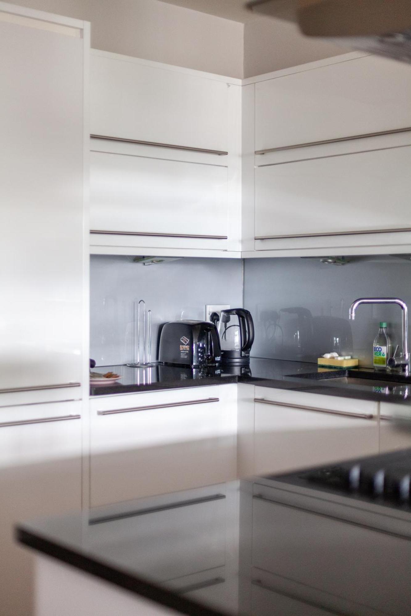 Deluxe Holborn Two Bedroom * London