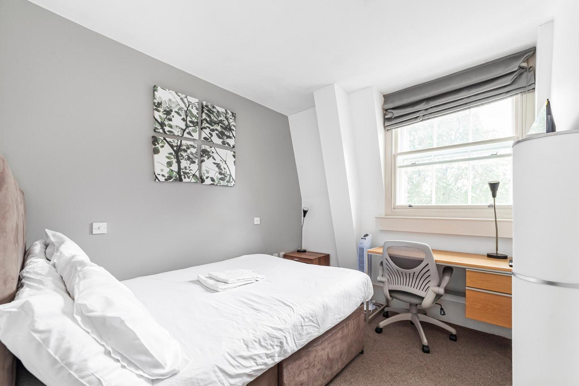 Deluxe Holborn Two Bedroom *