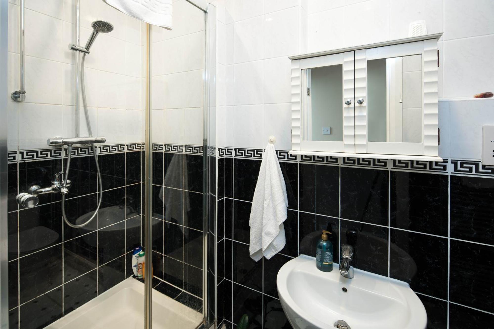 Chic 2-Bedroom Apartment On The Kings Road, Chelsea Apartment London