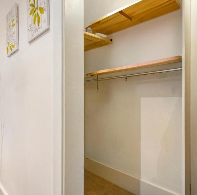 Lovely 2-bedrooms In Camden Town Apartment *