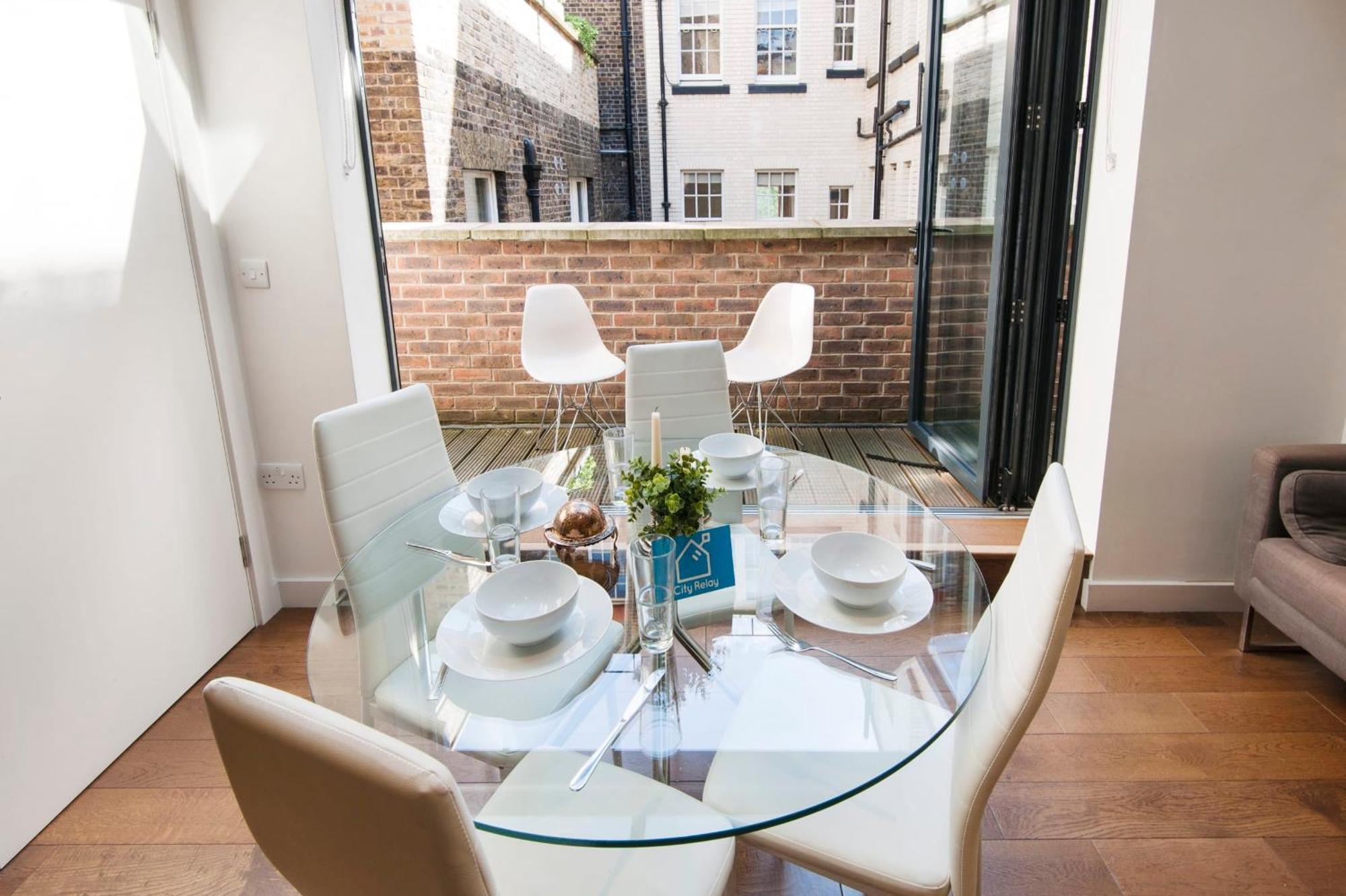 Vibrant 2br Retreat In Baker Street