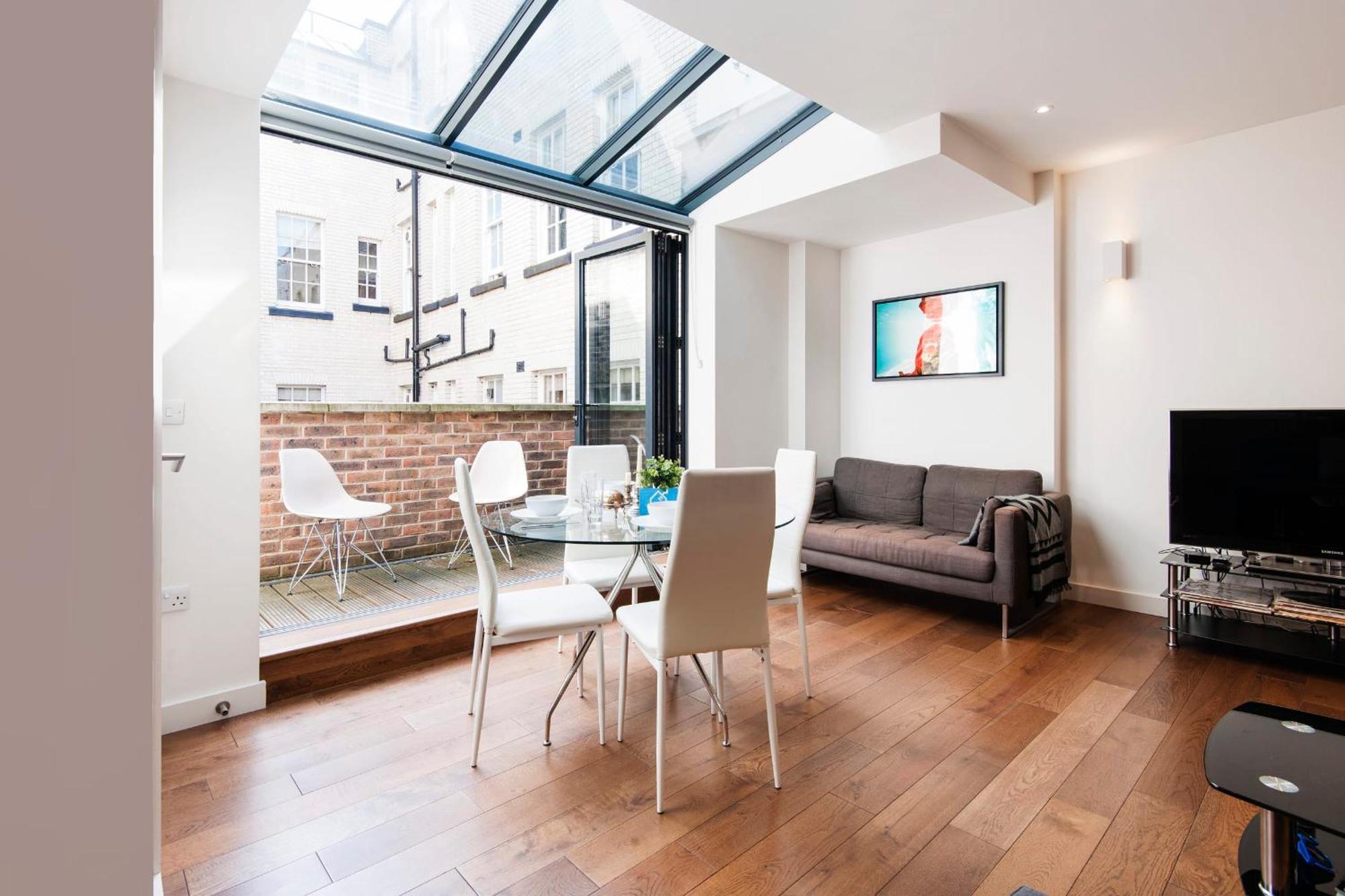 Vibrant 2br Retreat In Baker Street