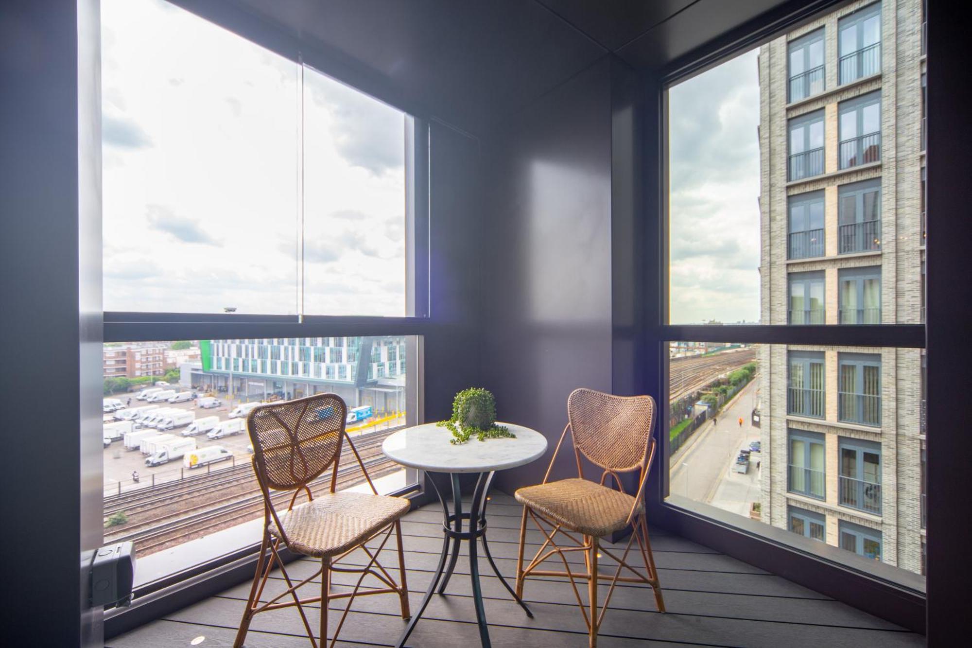 Apartment Thornes House London