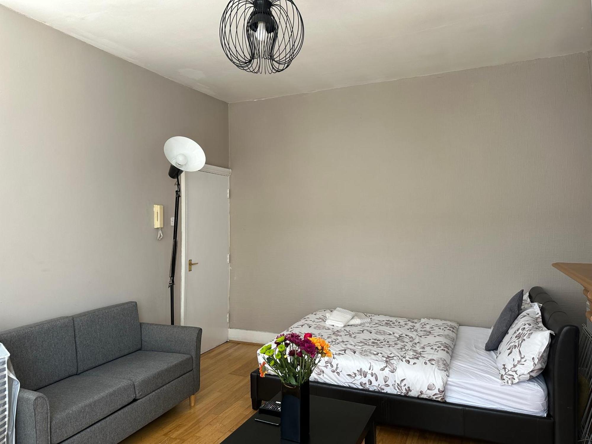 Studio's Apartment