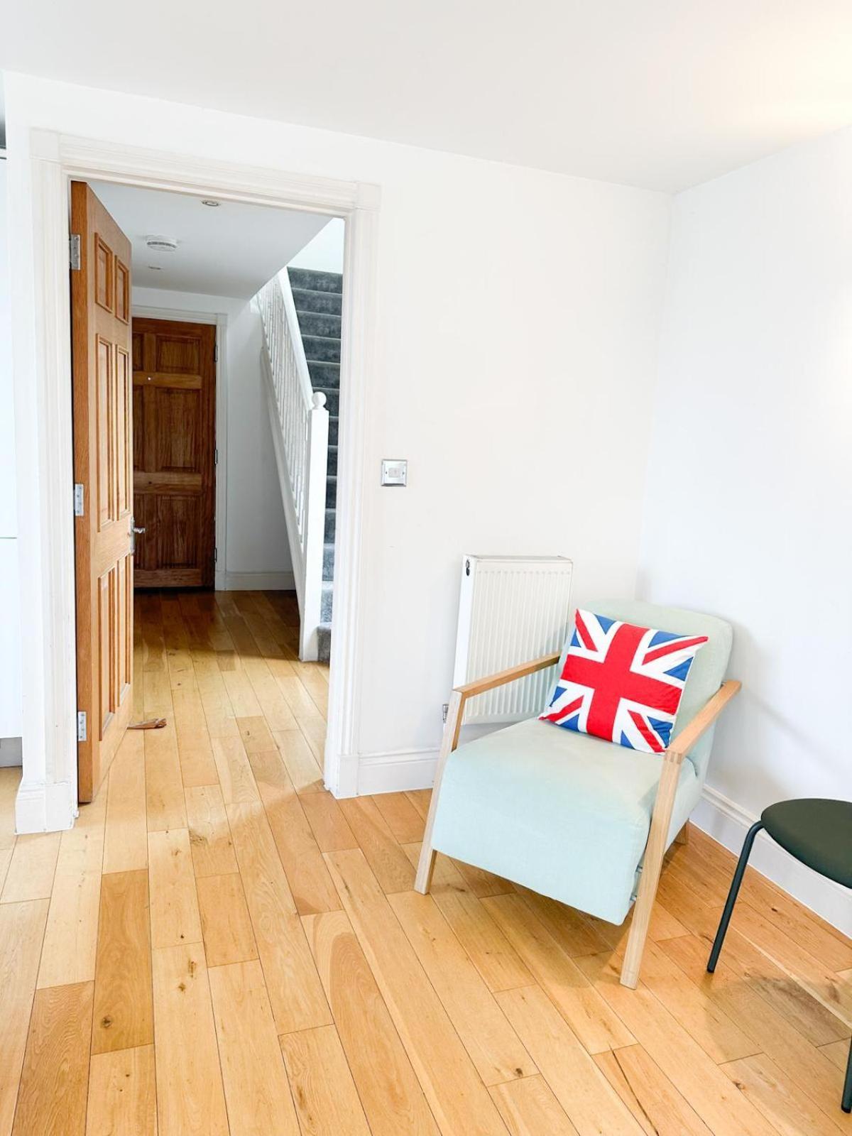 Clapham Court Penthouse * London