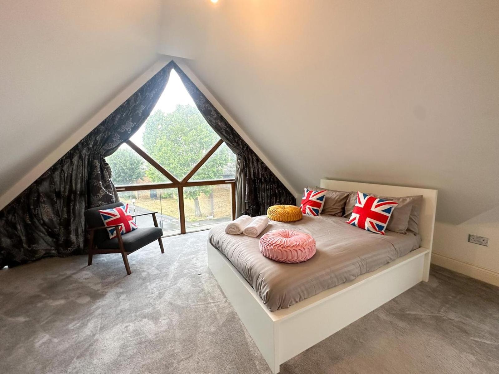 Clapham Court Penthouse Apartment