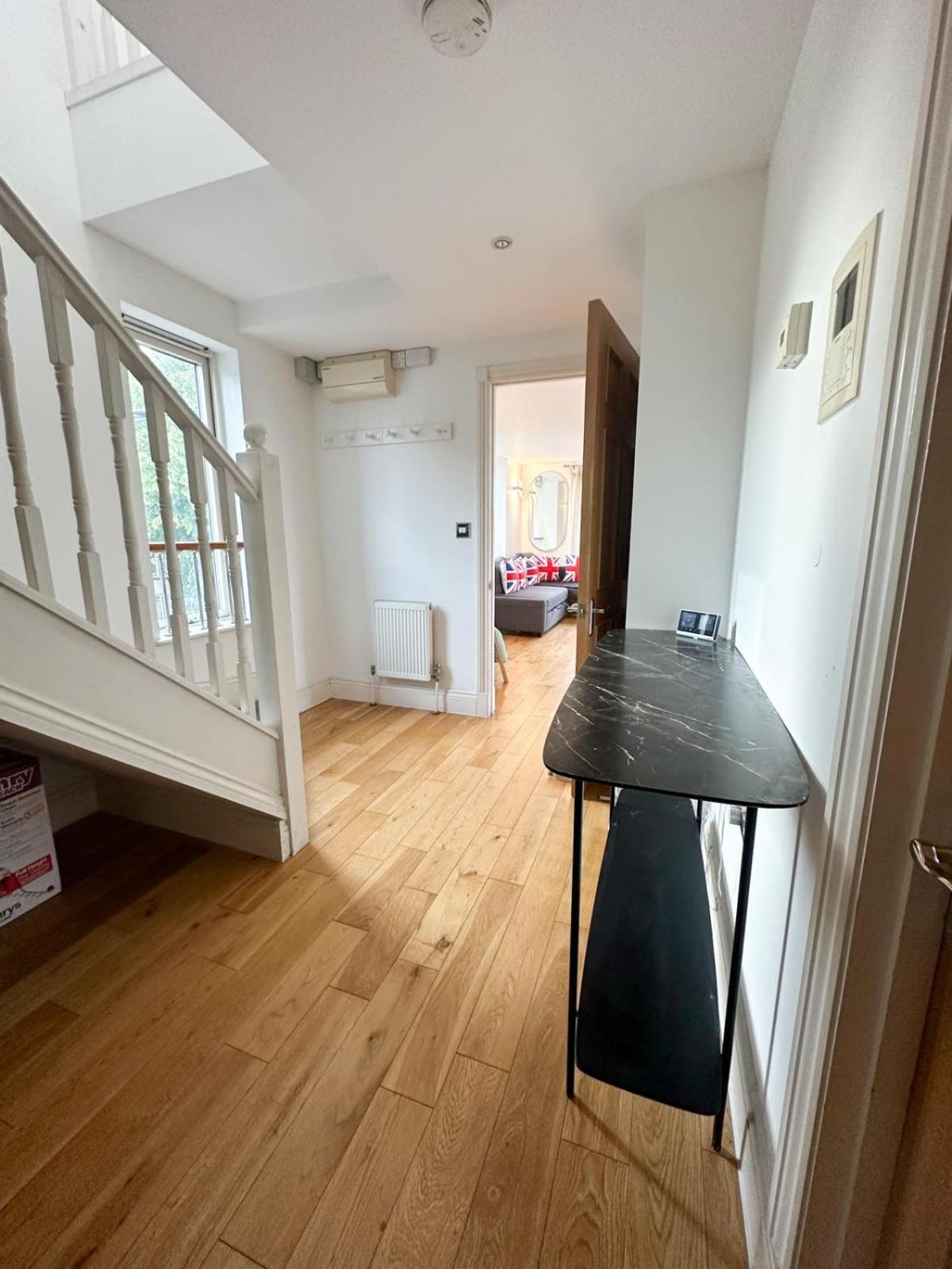 Clapham Court Penthouse Apartment London