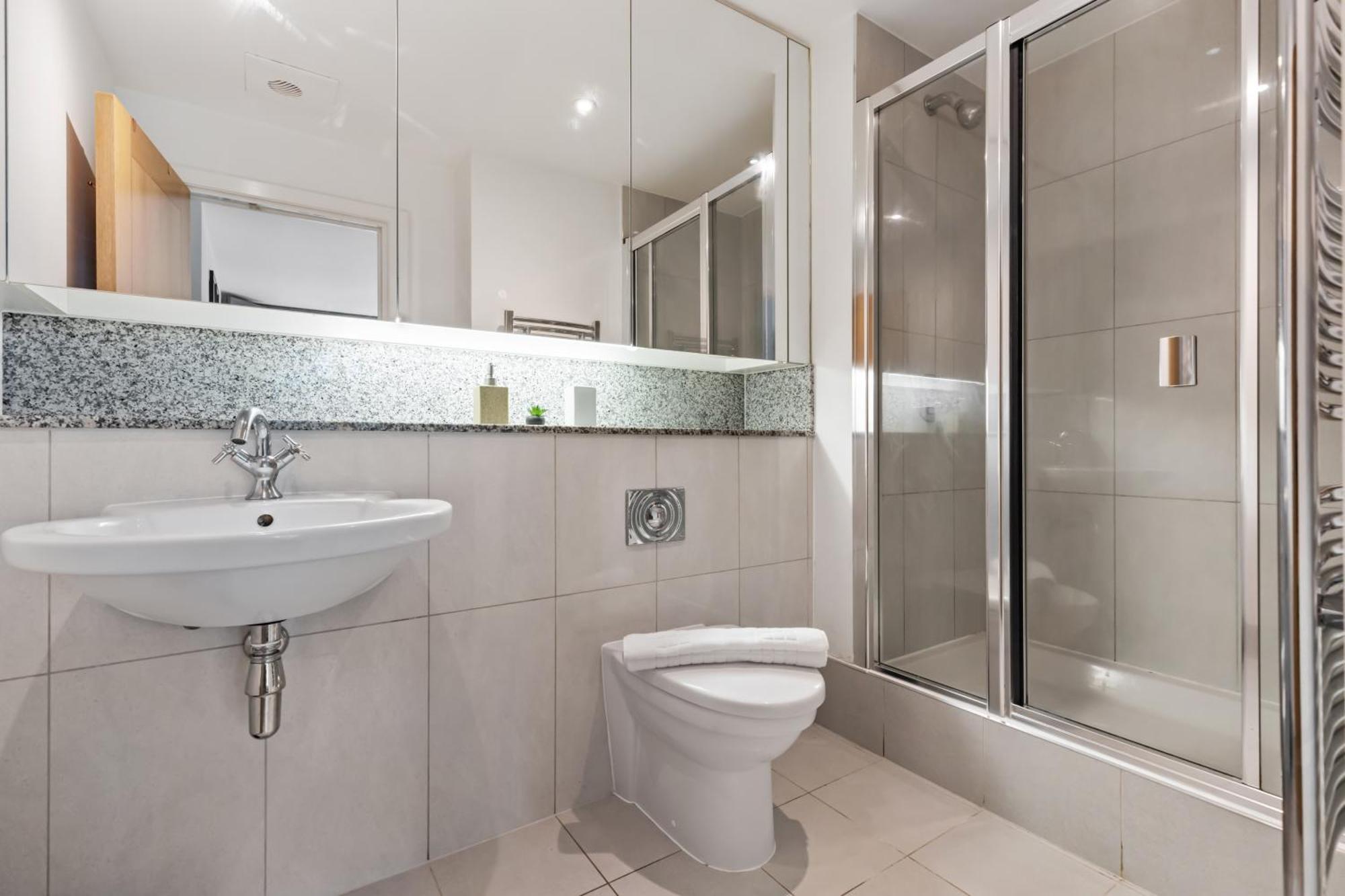 Incredible Skyline Riverview Zone 1 * London
