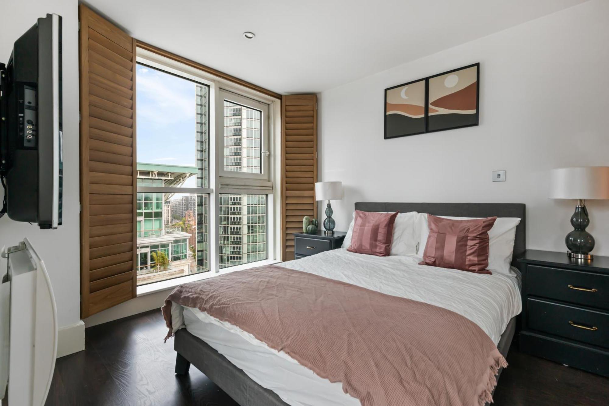 Incredible Skyline Riverview Zone 1 Apartment *
