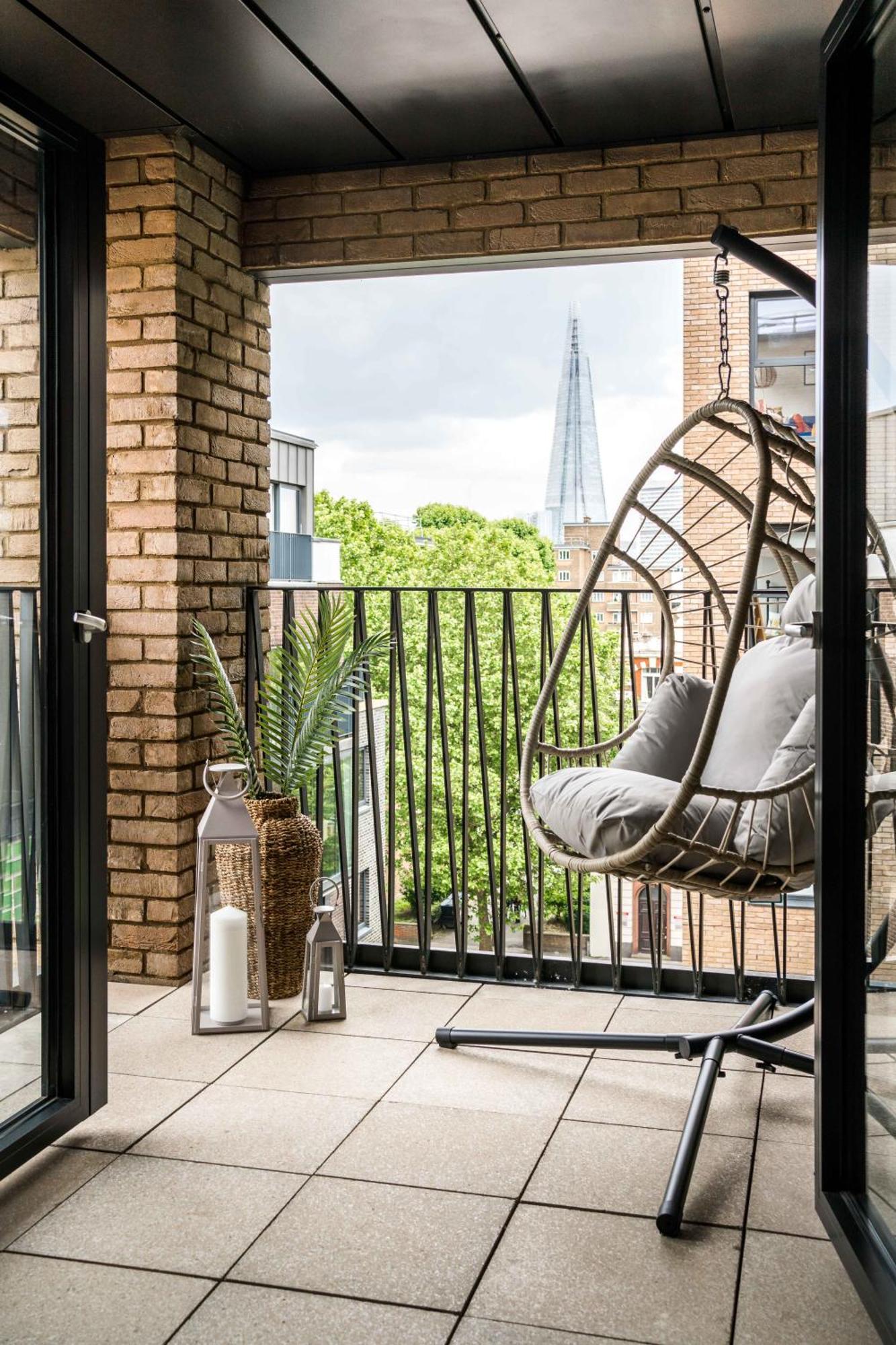 Apartment 16 Minutes Walk To Eye, Shard View And Balcony