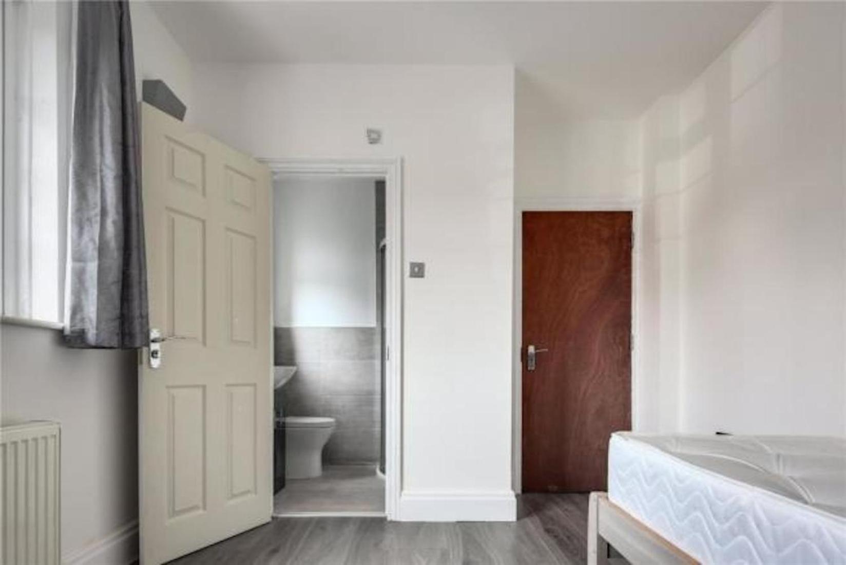 Guest house In Guest - Limehouse Townhomes Modern Spacious Serviced Double *