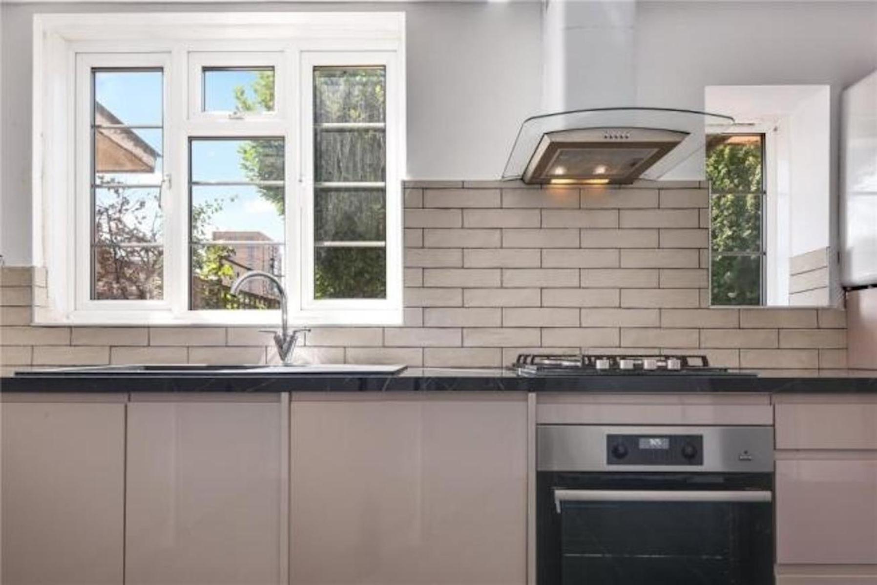In Guest - Limehouse Townhomes Modern Spacious Serviced Double Guest house London