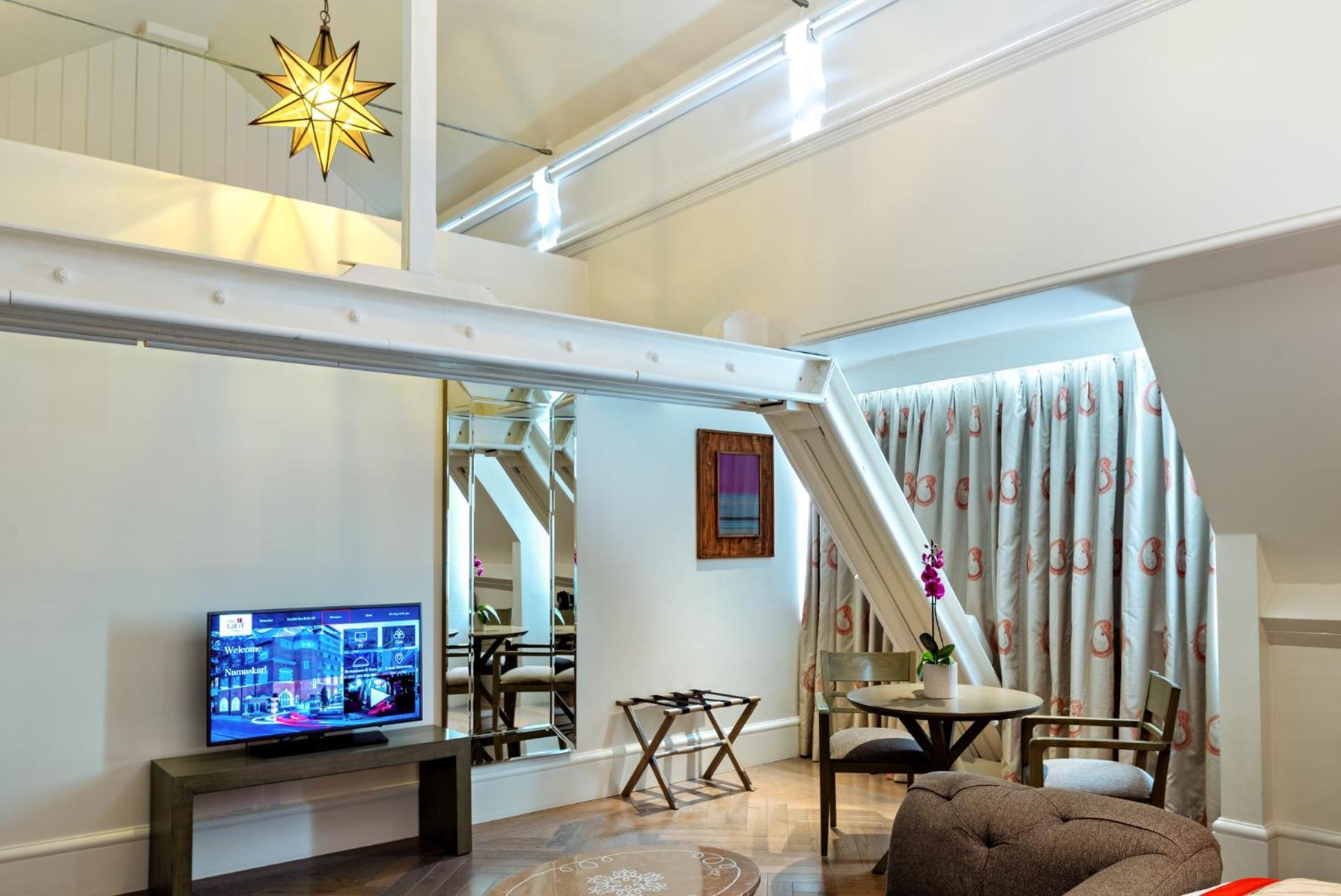 Hotel The Lalit London