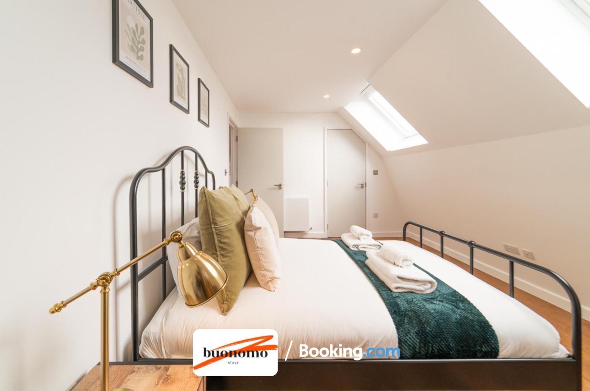 Two Bedroom At Buonomo Short Lets & Serviced London