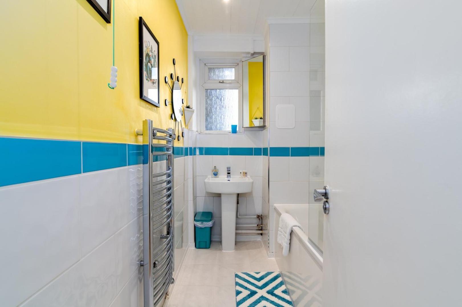 Guestready - Vibrant Near Eye Apartment