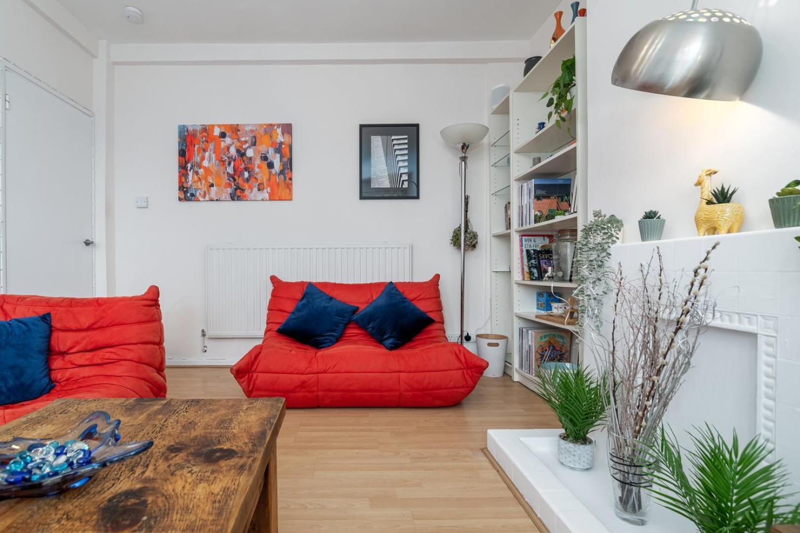 Guestready - Vibrant Near Eye *