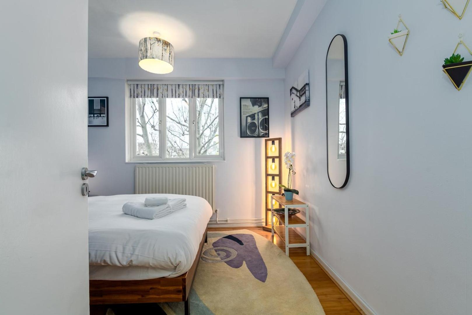 Guestready - Vibrant Near Eye *