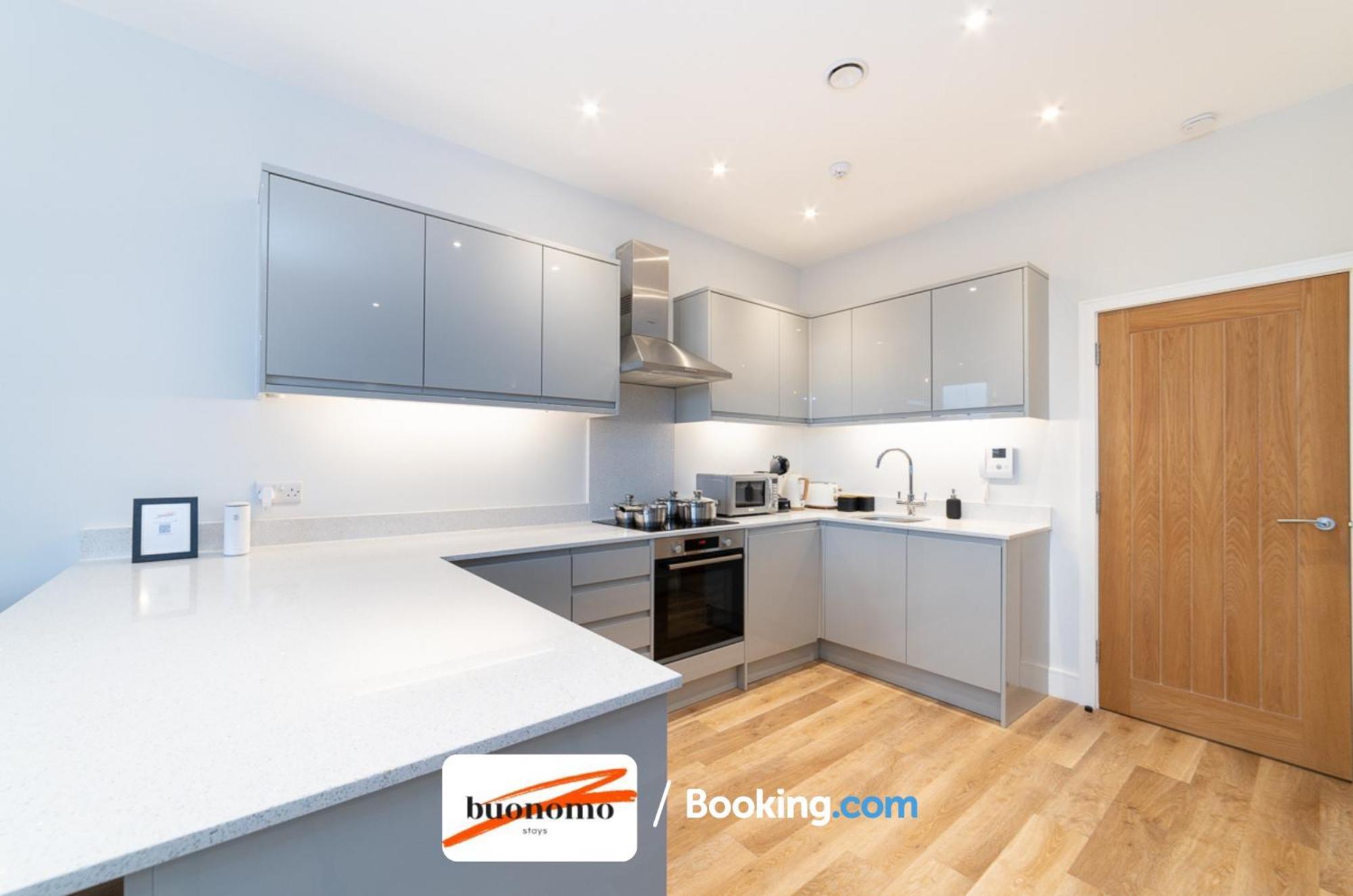 Two Bedroom At Buonomo Short Lets & Serviced Close To Wimbledon Tennis Courts * Londres