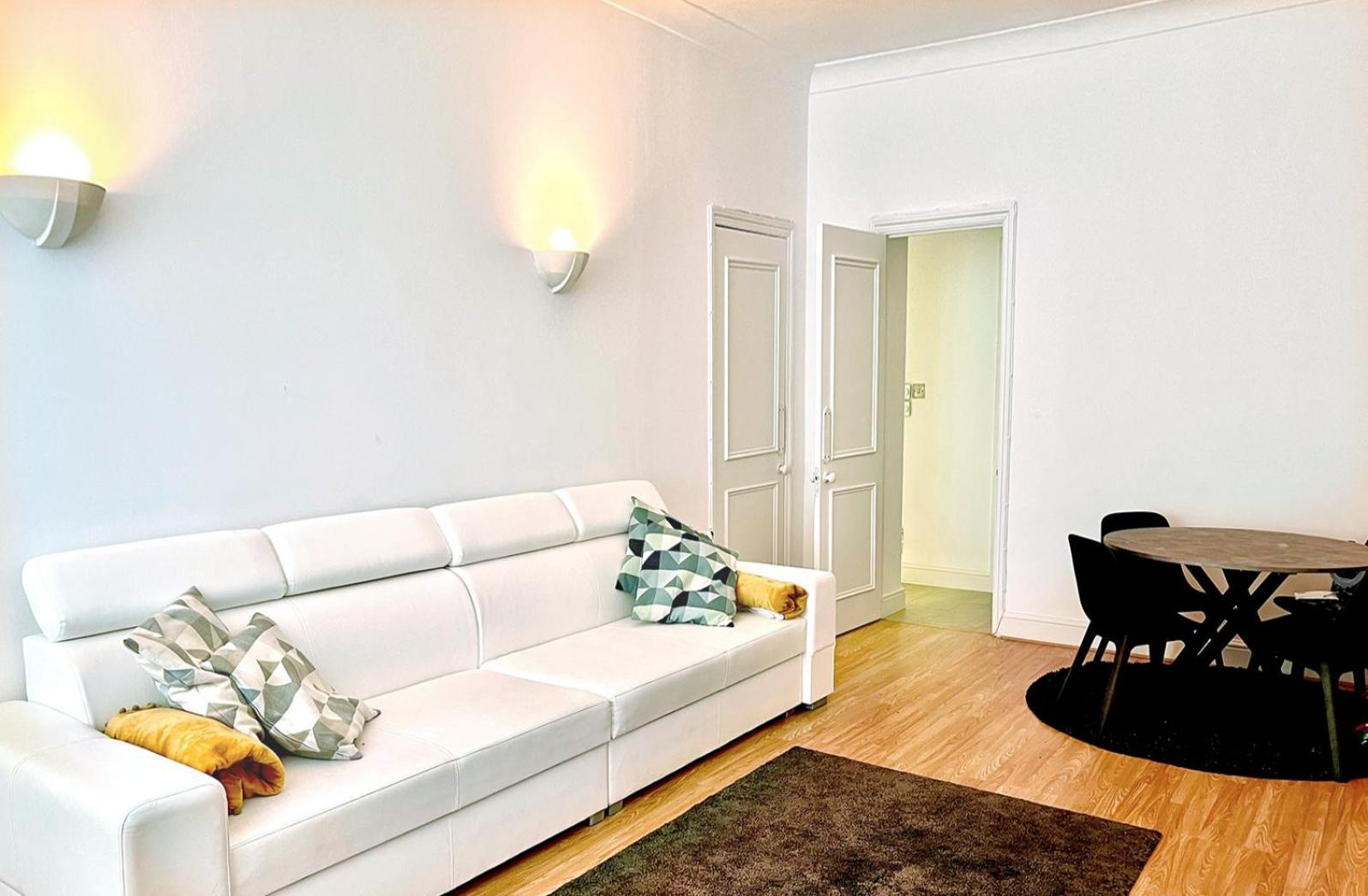 Knightsbridge One Bedroom Flat Apartment
