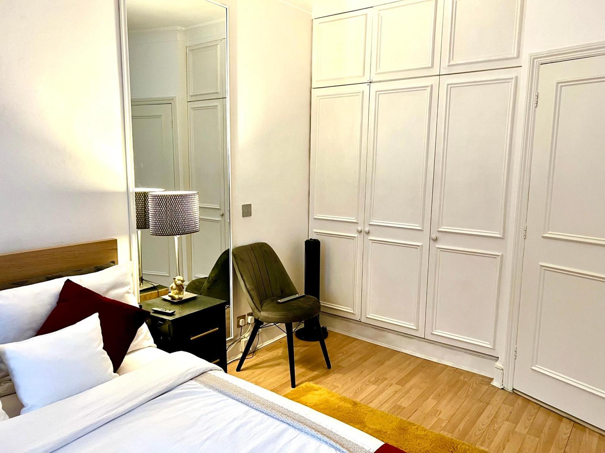 Knightsbridge One Bedroom Flat Apartment London