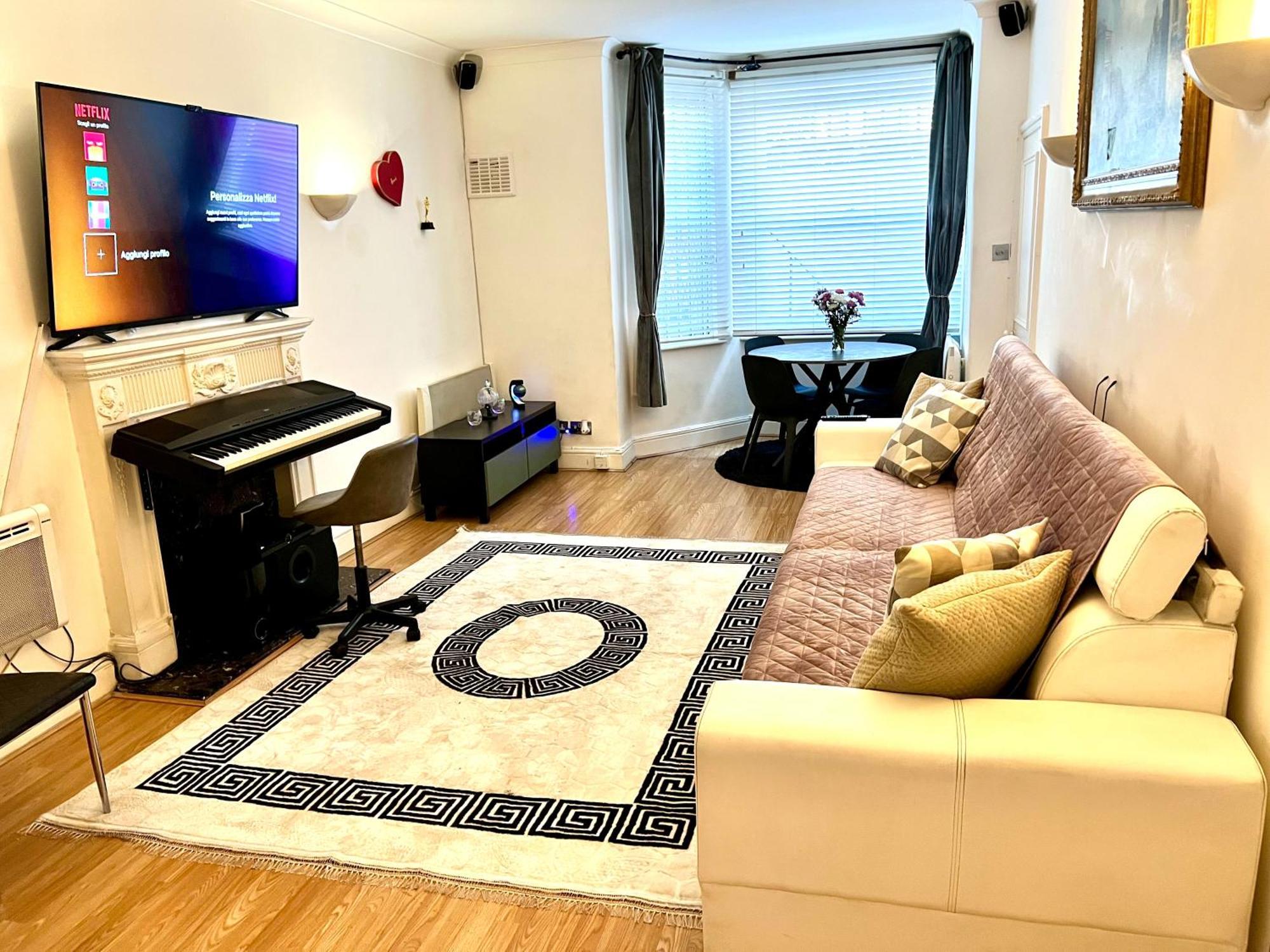 Apartment Knightsbridge One Bedroom Flat *