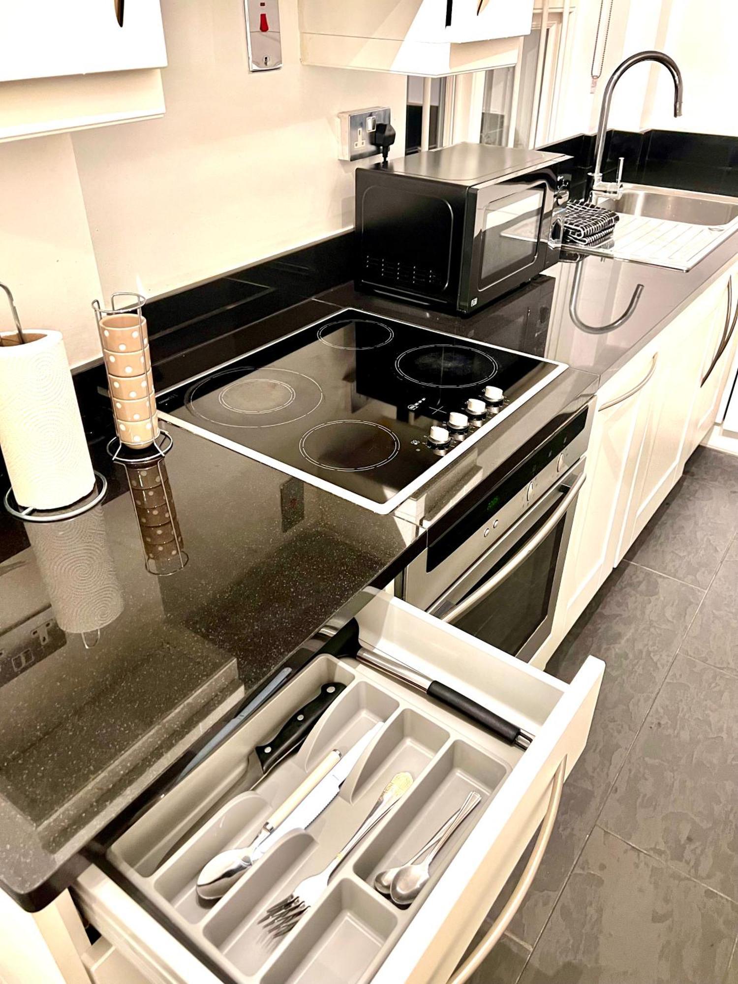 Knightsbridge One Bedroom Flat * London