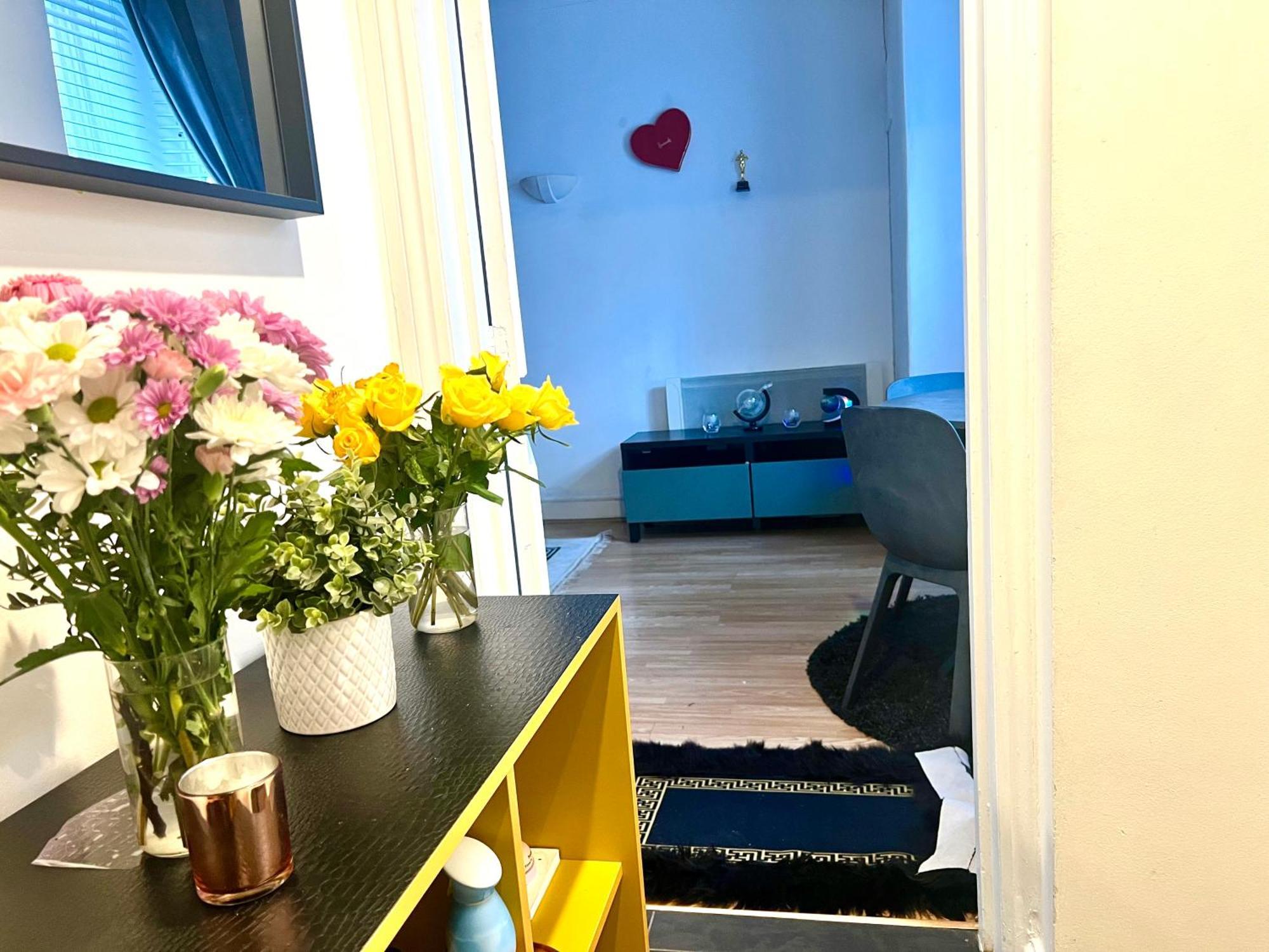 Knightsbridge One Bedroom Flat Apartment *