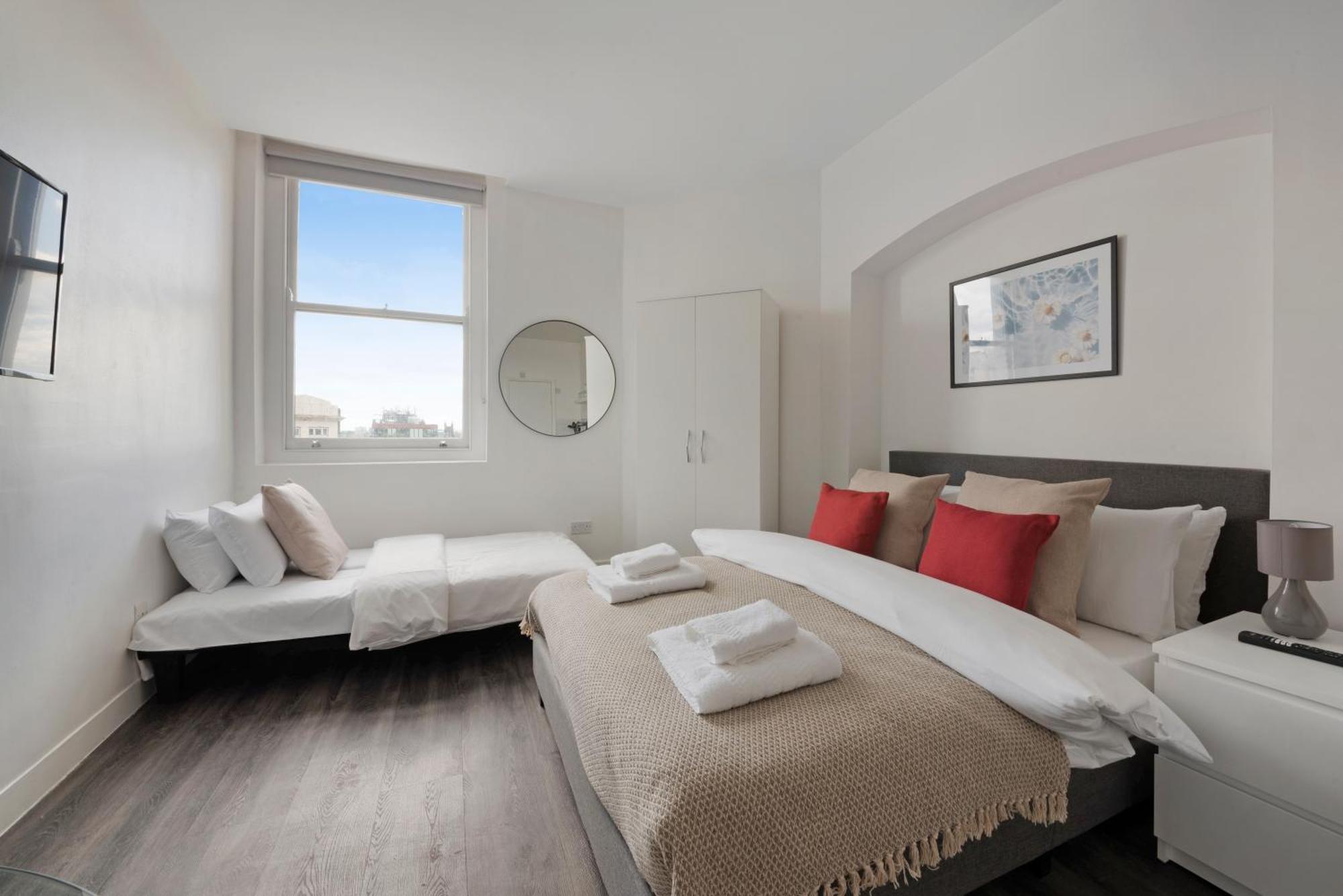 Archway Station Apartment