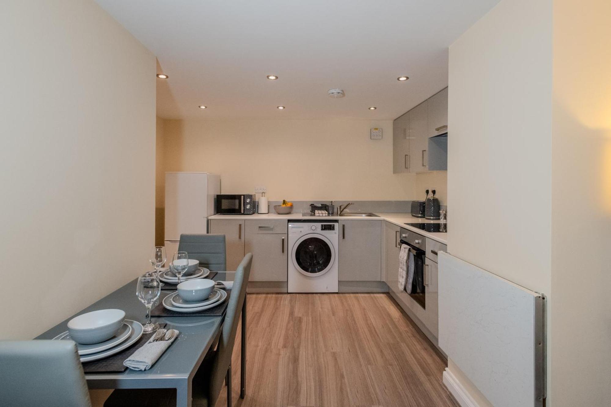 Cosy 1 Bedroom Basement With Private Patio Area London