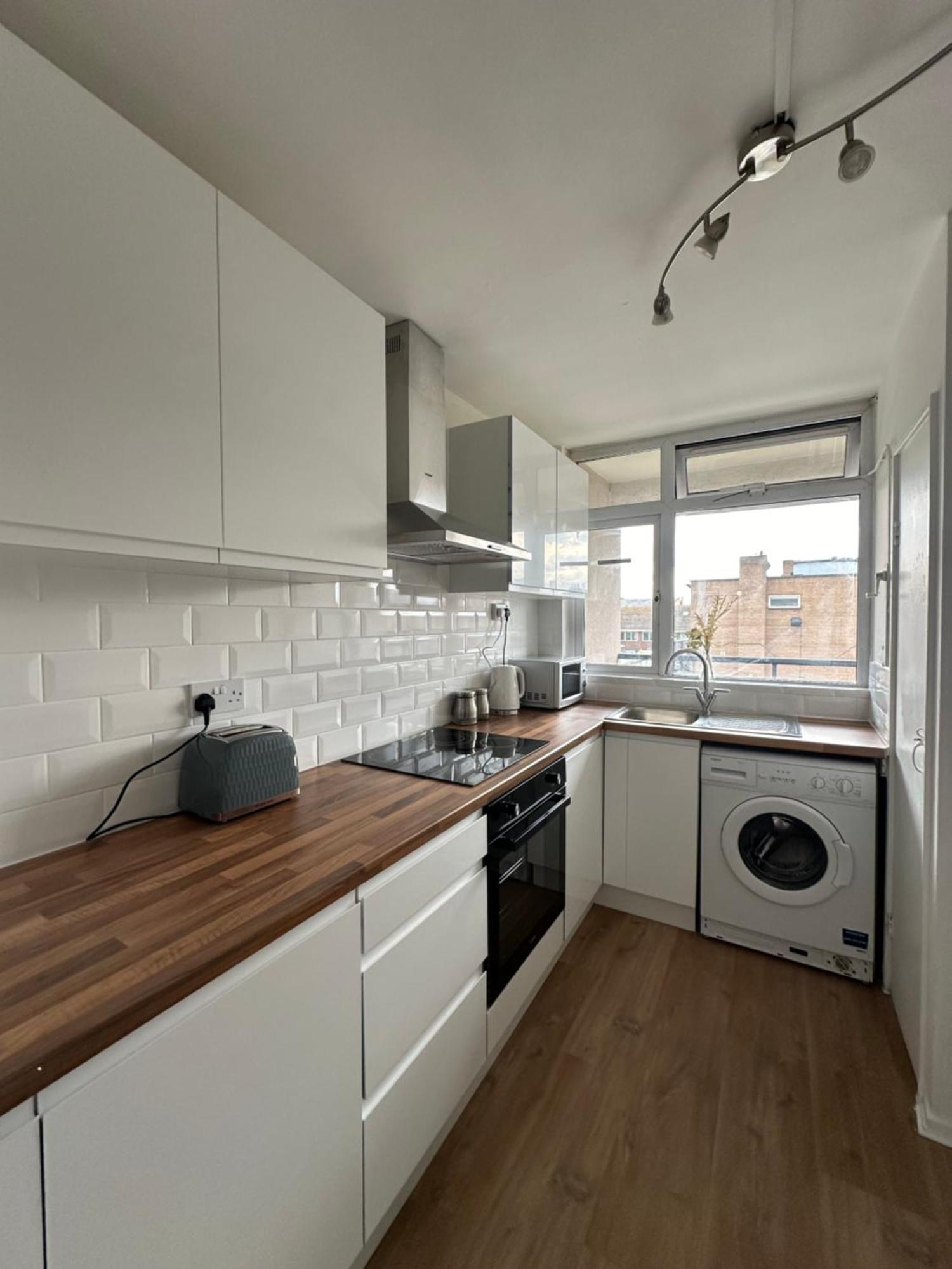 Apartment Shared In A Luxury 3 Bedroom Flat In Aldgate, E1!central