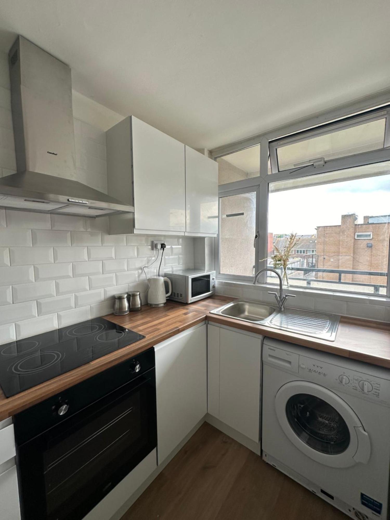 Shared In A Luxury 3 Bedroom Flat In Aldgate, E1!central Apartment London
