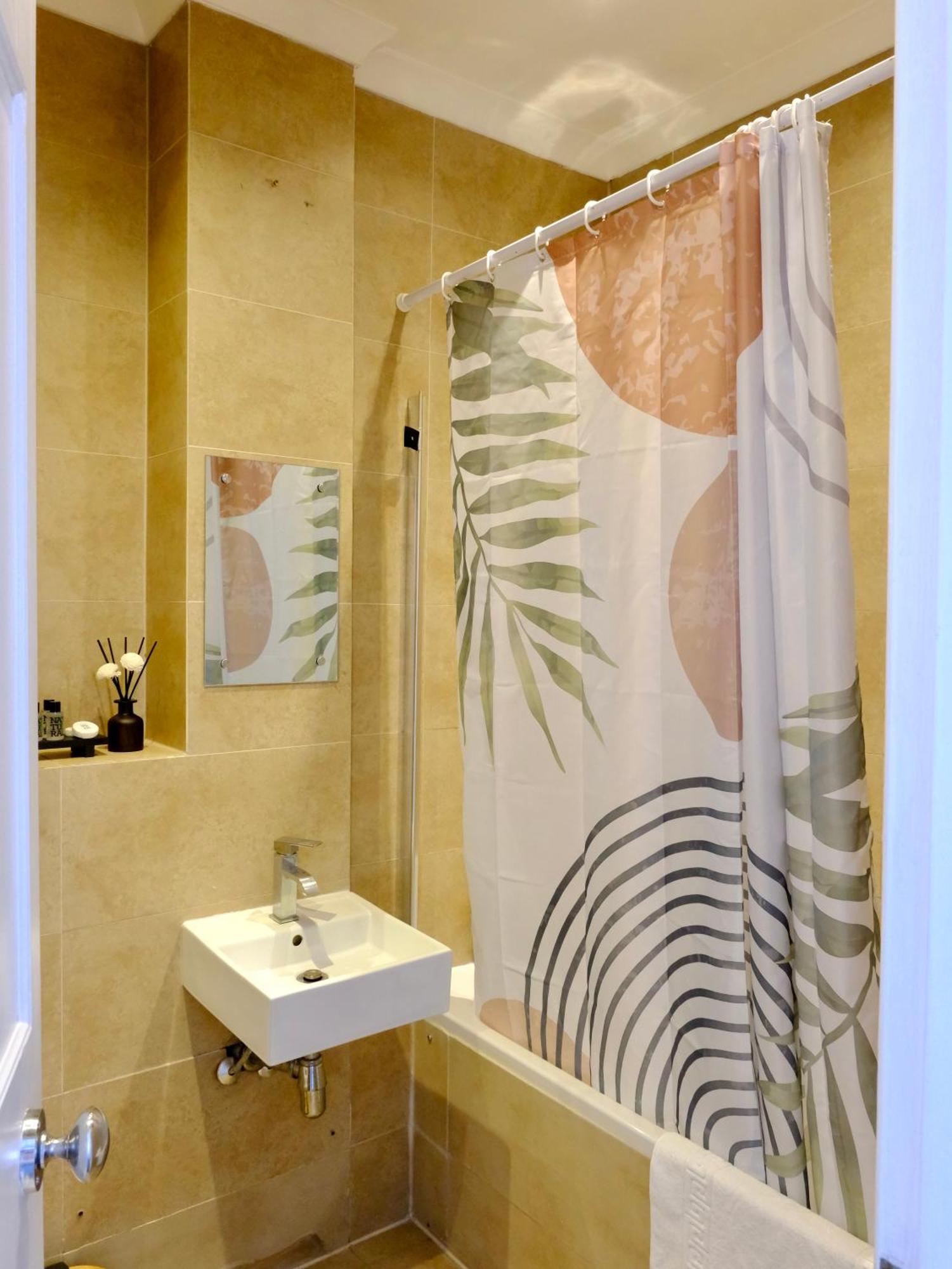 Chelsea Cosy 2 Bedroom Flat With Terrace *
