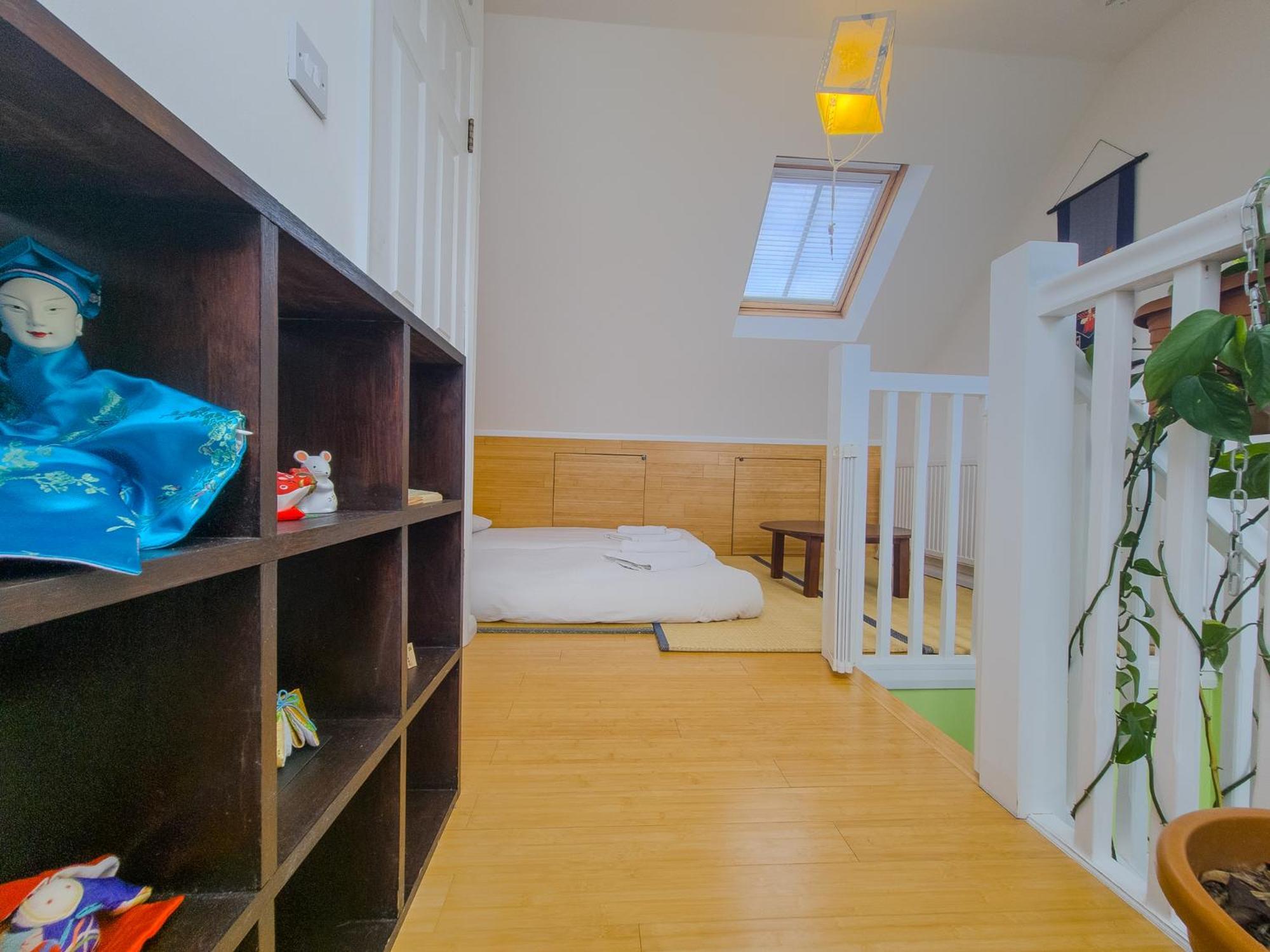 Ferienhaus Pass The Keys Charming Near Thames Dlr *