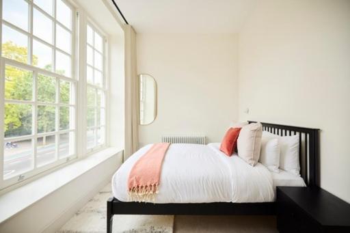 The East Mile Crib - Bright 2bdr Flat Apartment