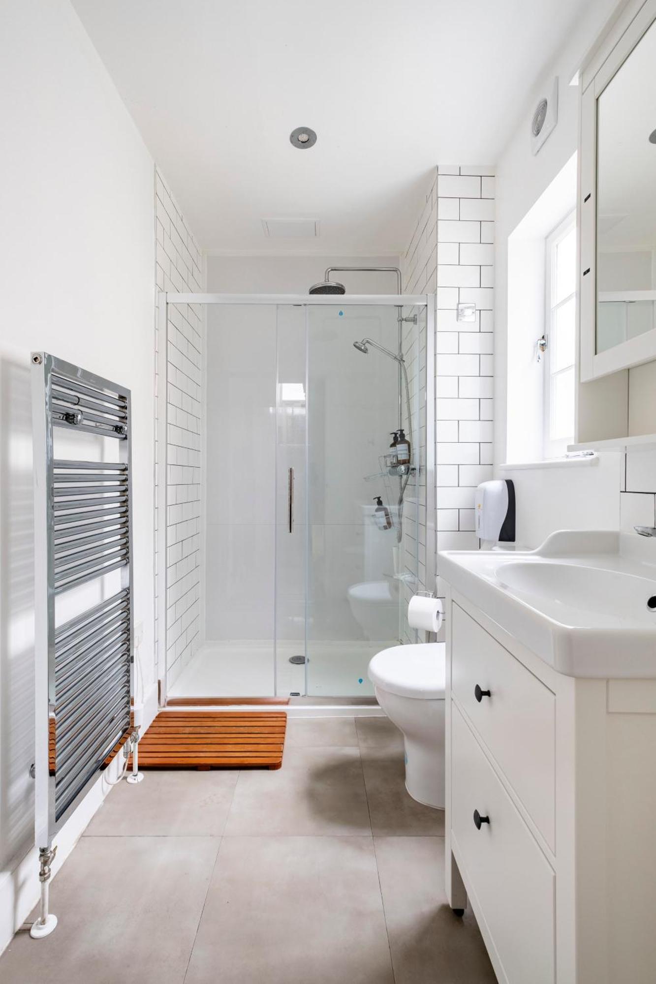 Apartment 195vbr With Private Bathrooms, Shared Kitchen London