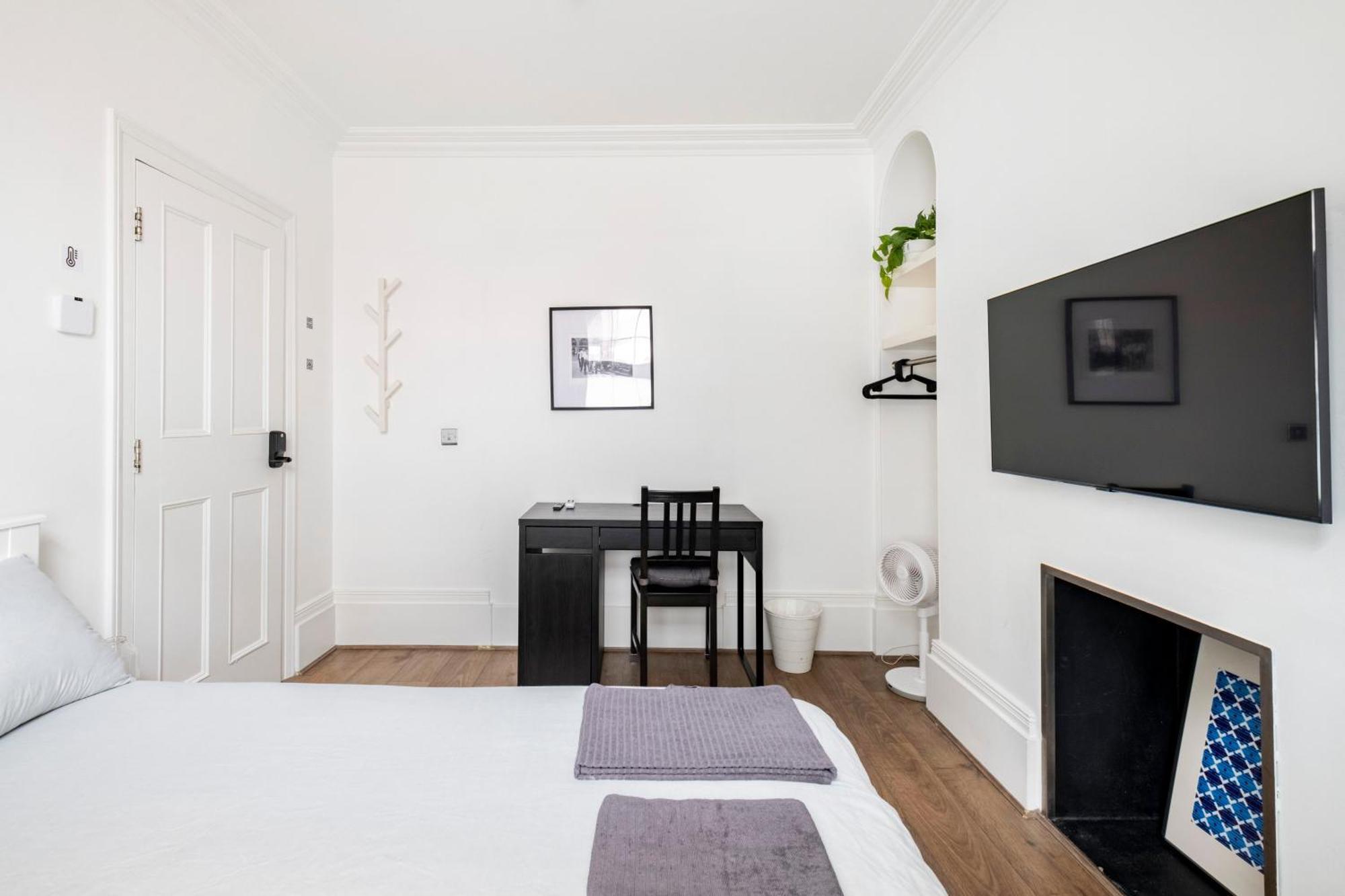 Apartment 195vbr With Private Bathrooms, Shared Kitchen