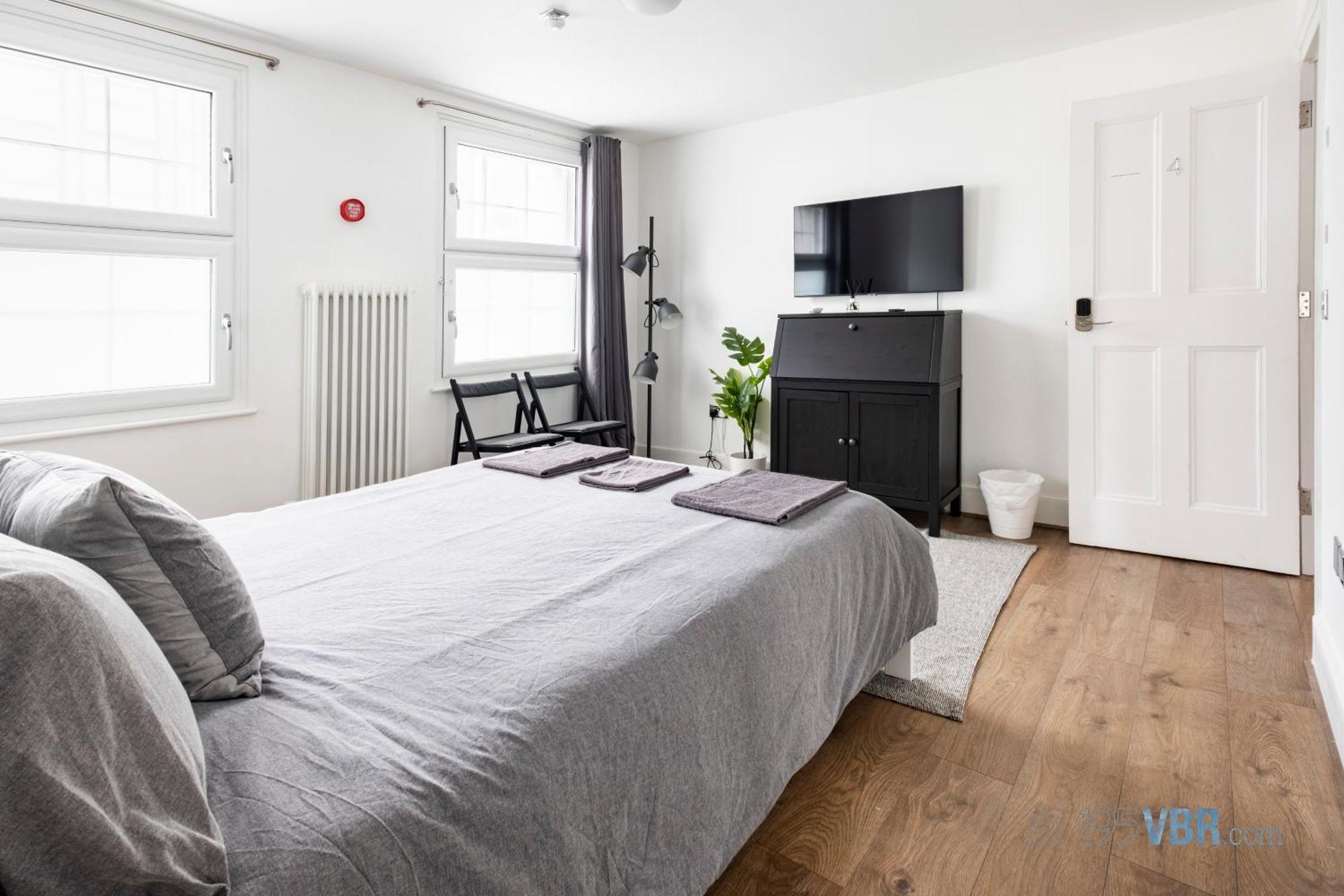 195vbr With Private Bathrooms, Shared Kitchen *