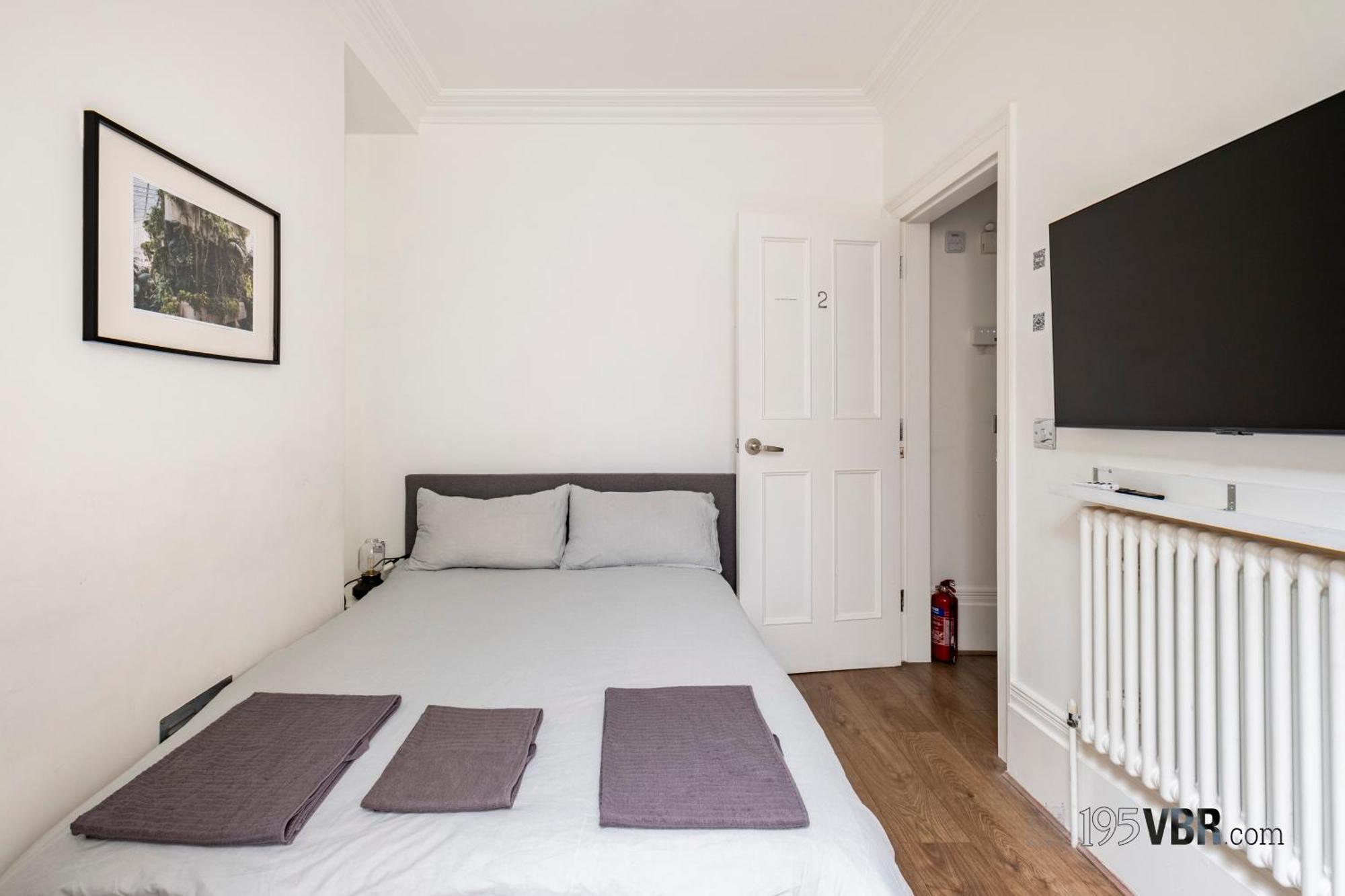 195vbr With Private Bathrooms, Shared Kitchen Apartment