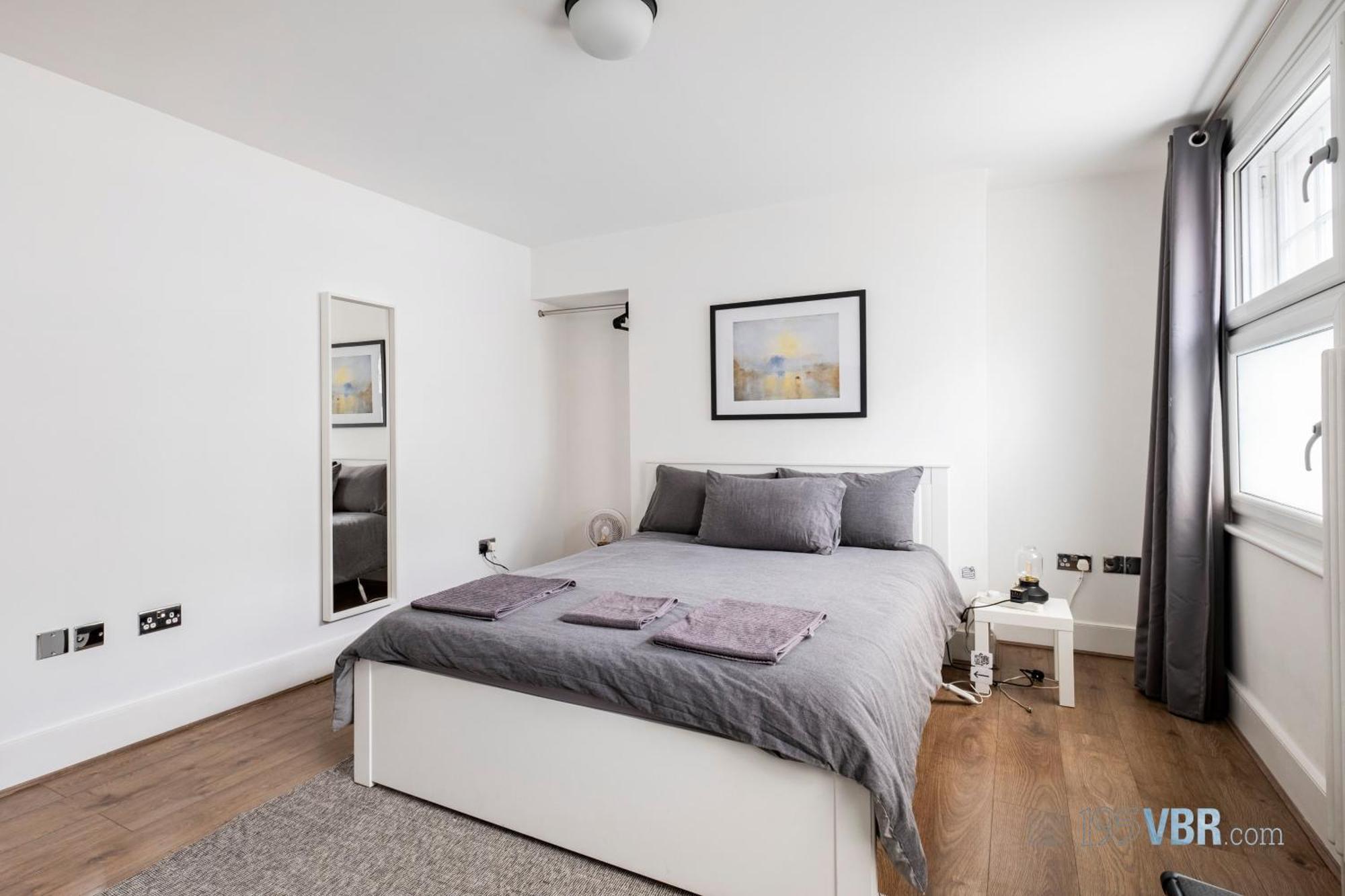 195vbr With Private Bathrooms, Shared Kitchen