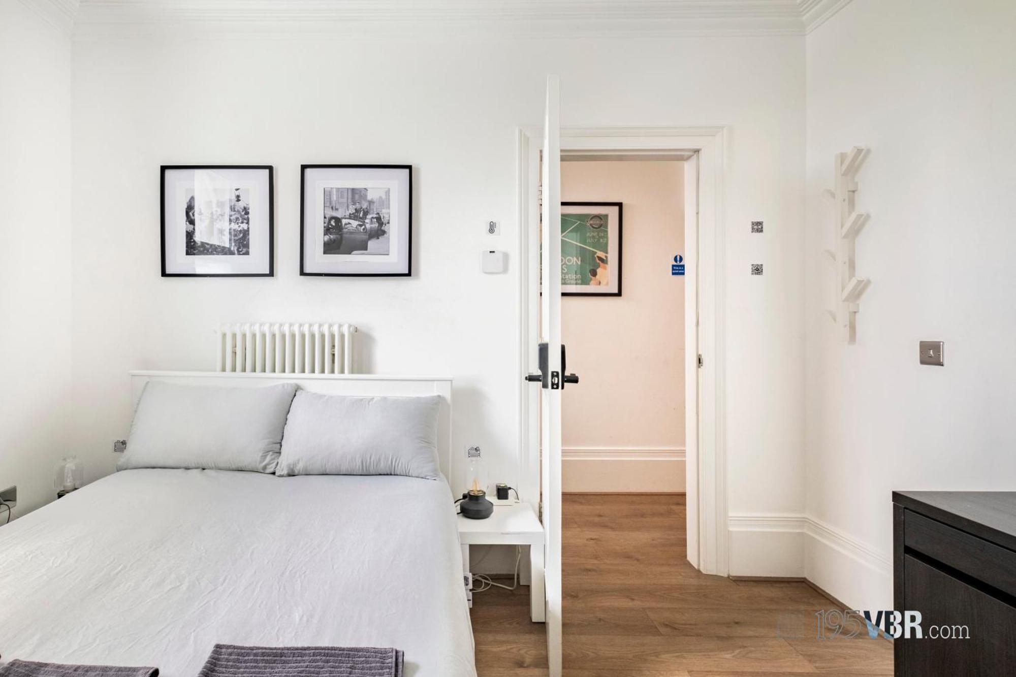 Apartment 195vbr With Private Bathrooms, Shared Kitchen London