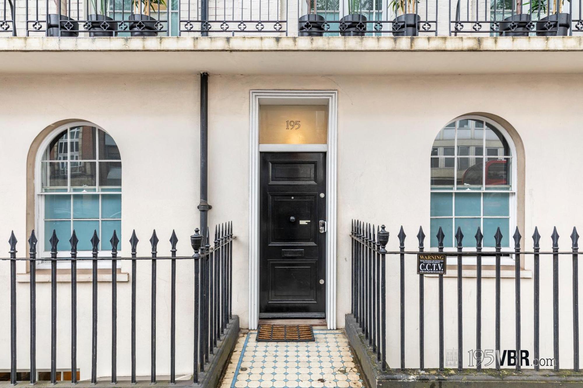 195vbr With Private Bathrooms, Shared Kitchen * London