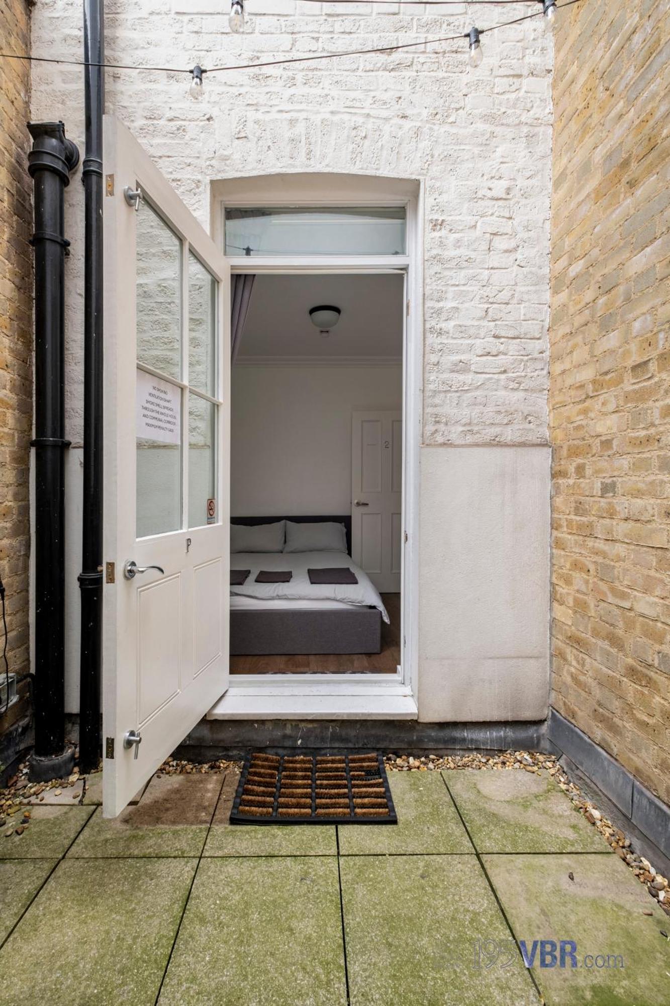 Apartment 195vbr With Private Bathrooms, Shared Kitchen London